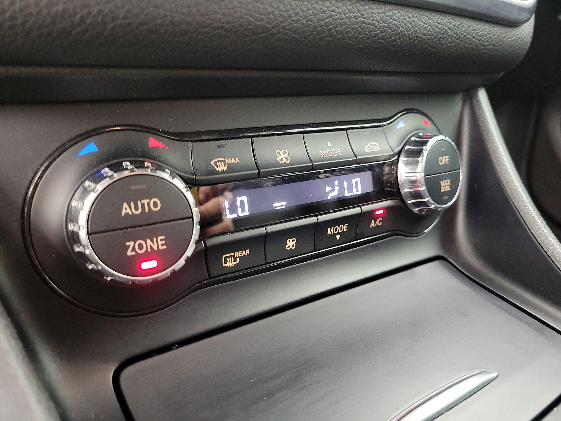 Thumbnail: 2014 Mercedes-Benz CLA - 15