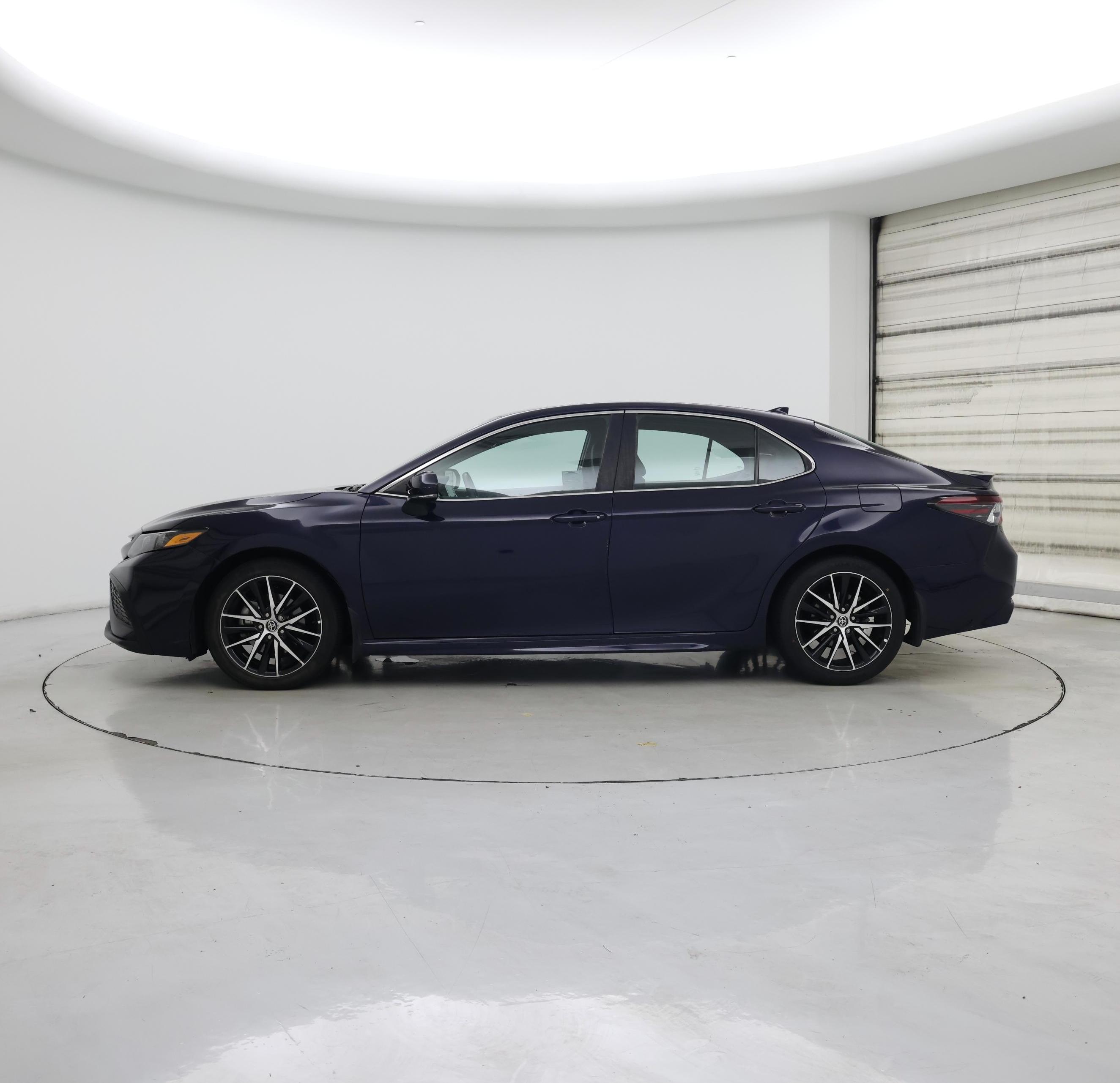 Thumbnail: 2022 Toyota Camry - 3