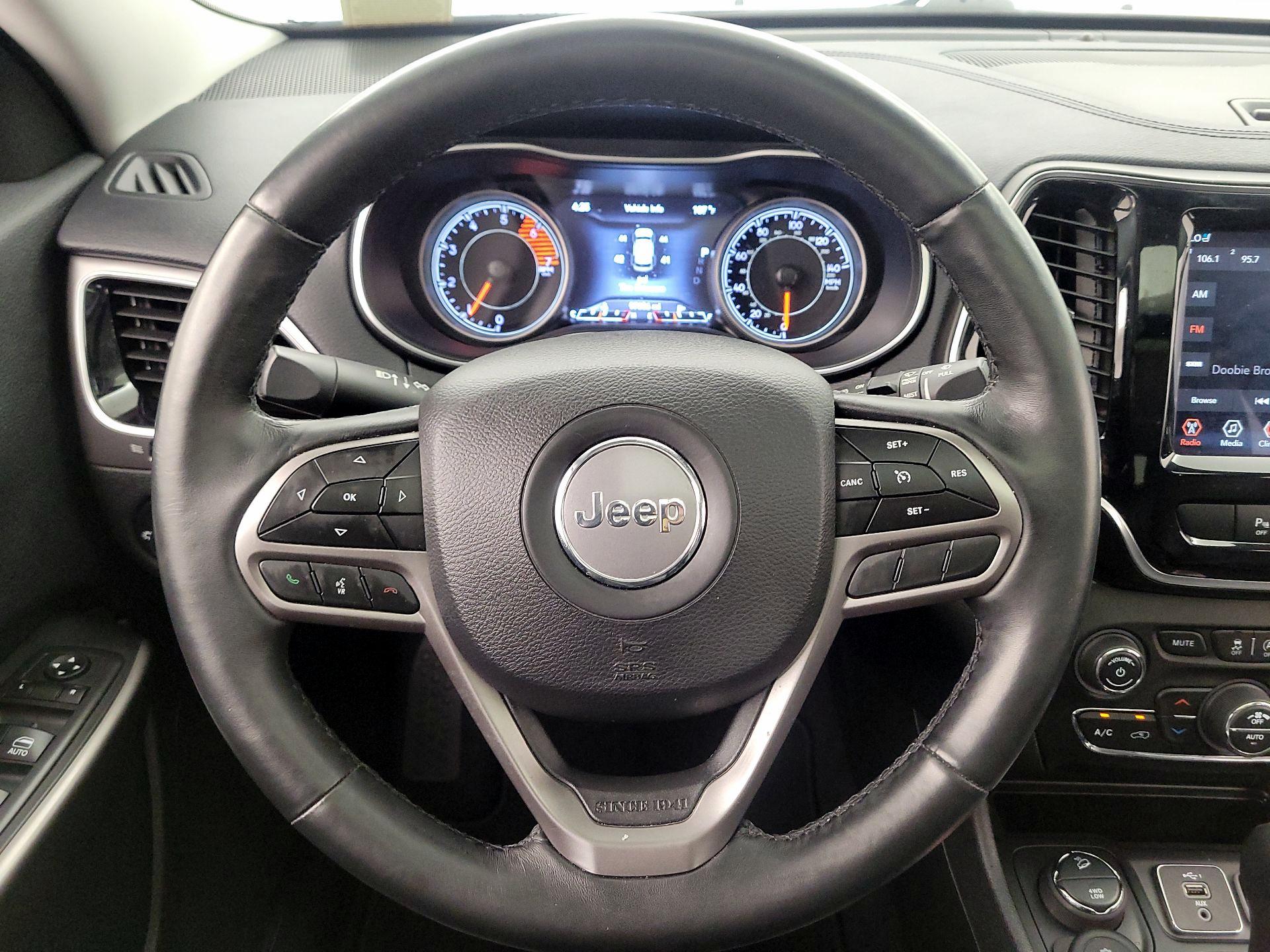 Thumbnail: 2019 Jeep Cherokee - 10