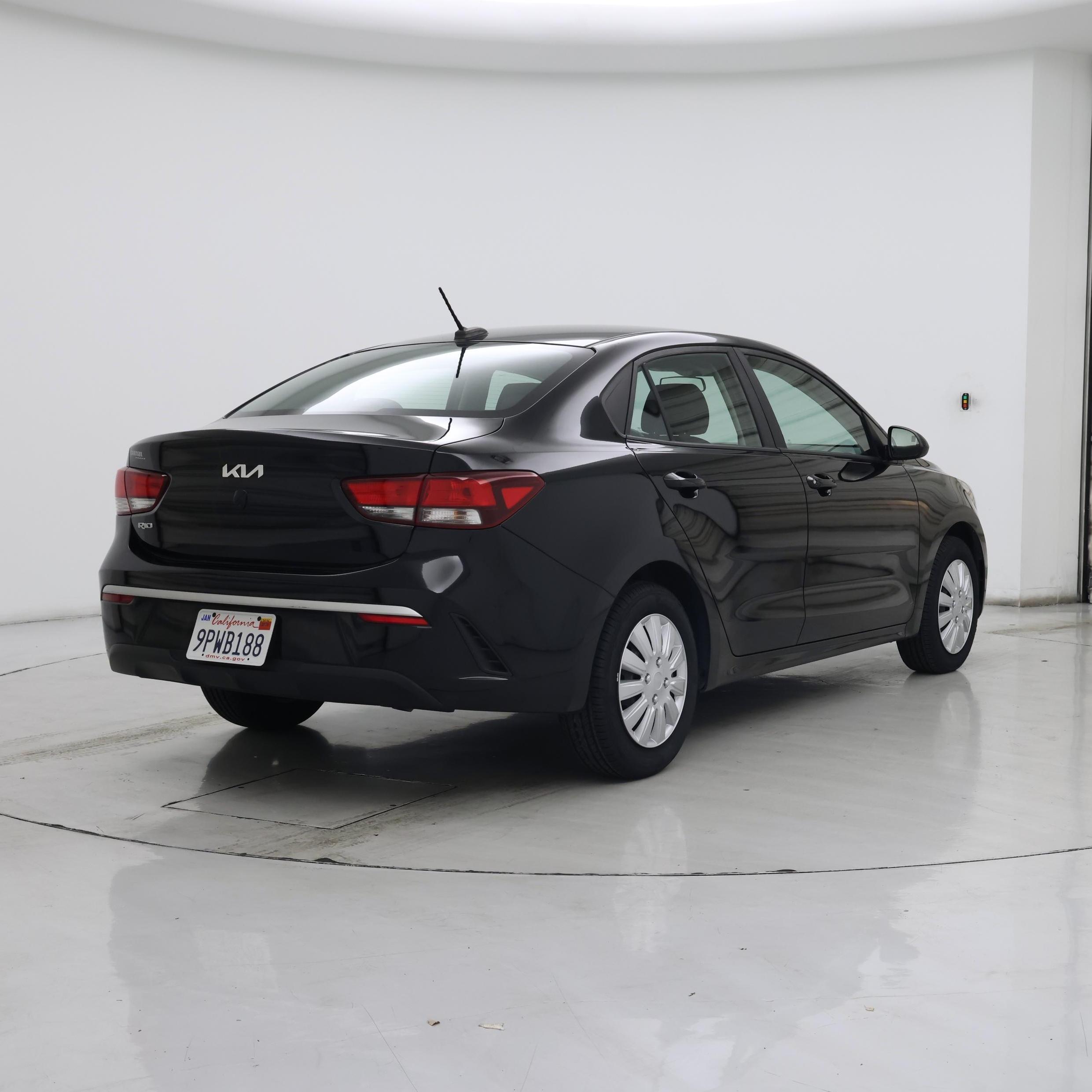 Thumbnail: 2022 Kia Rio - 8
