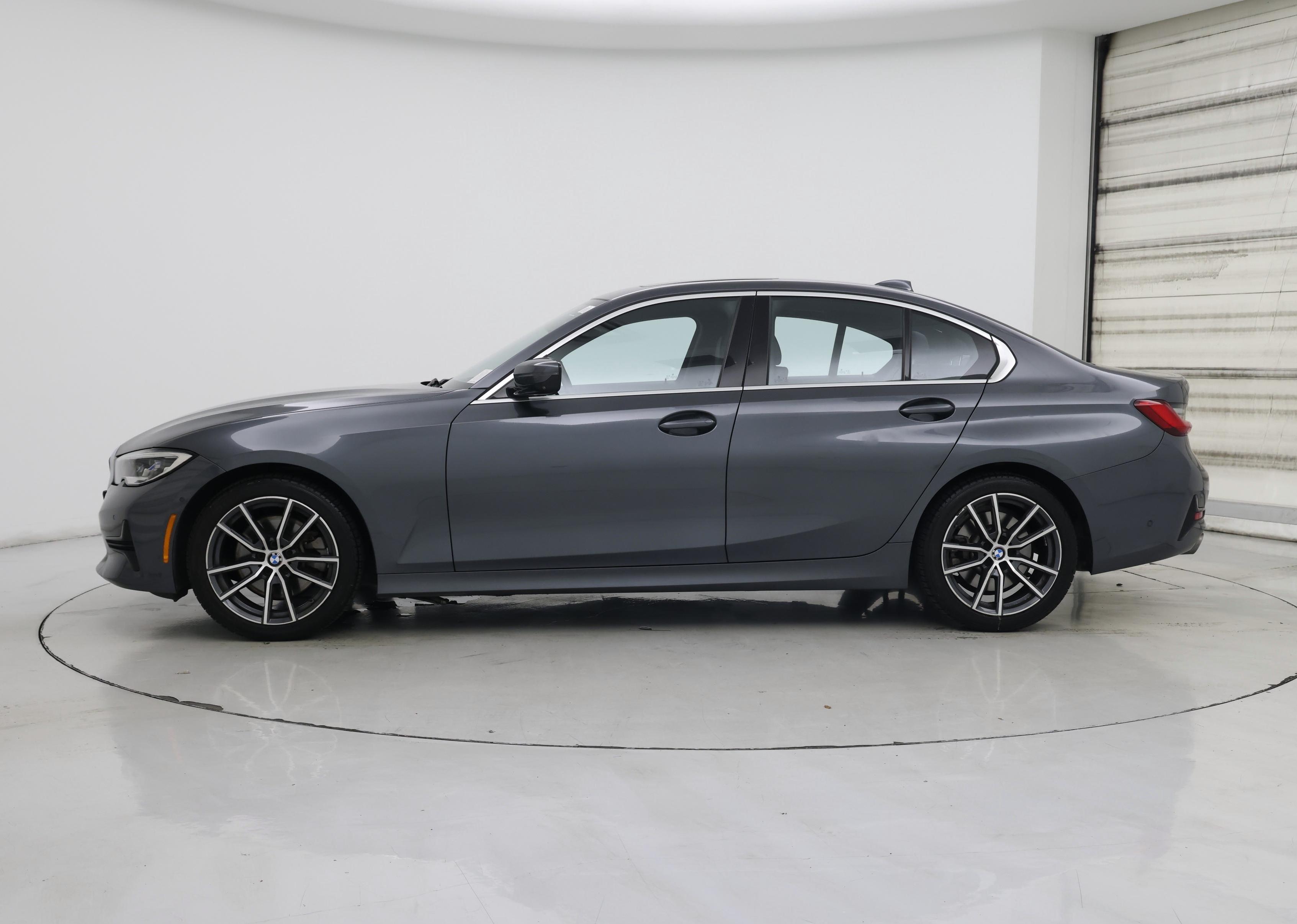 Thumbnail: 2019 BMW 3 Series - 3