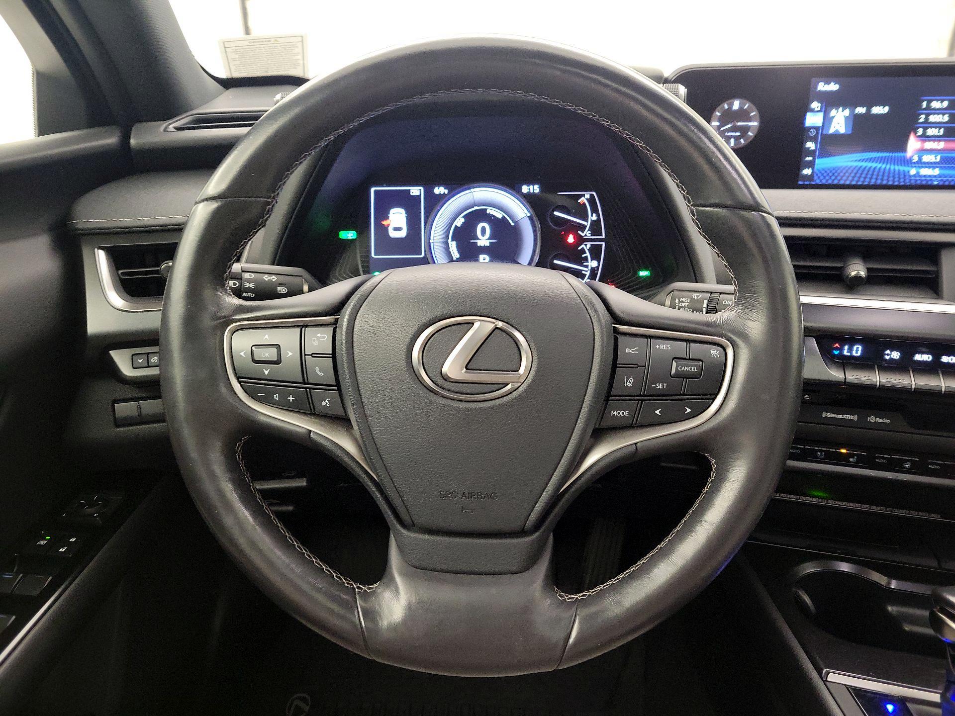 Thumbnail: 2021 Lexus UX - 10