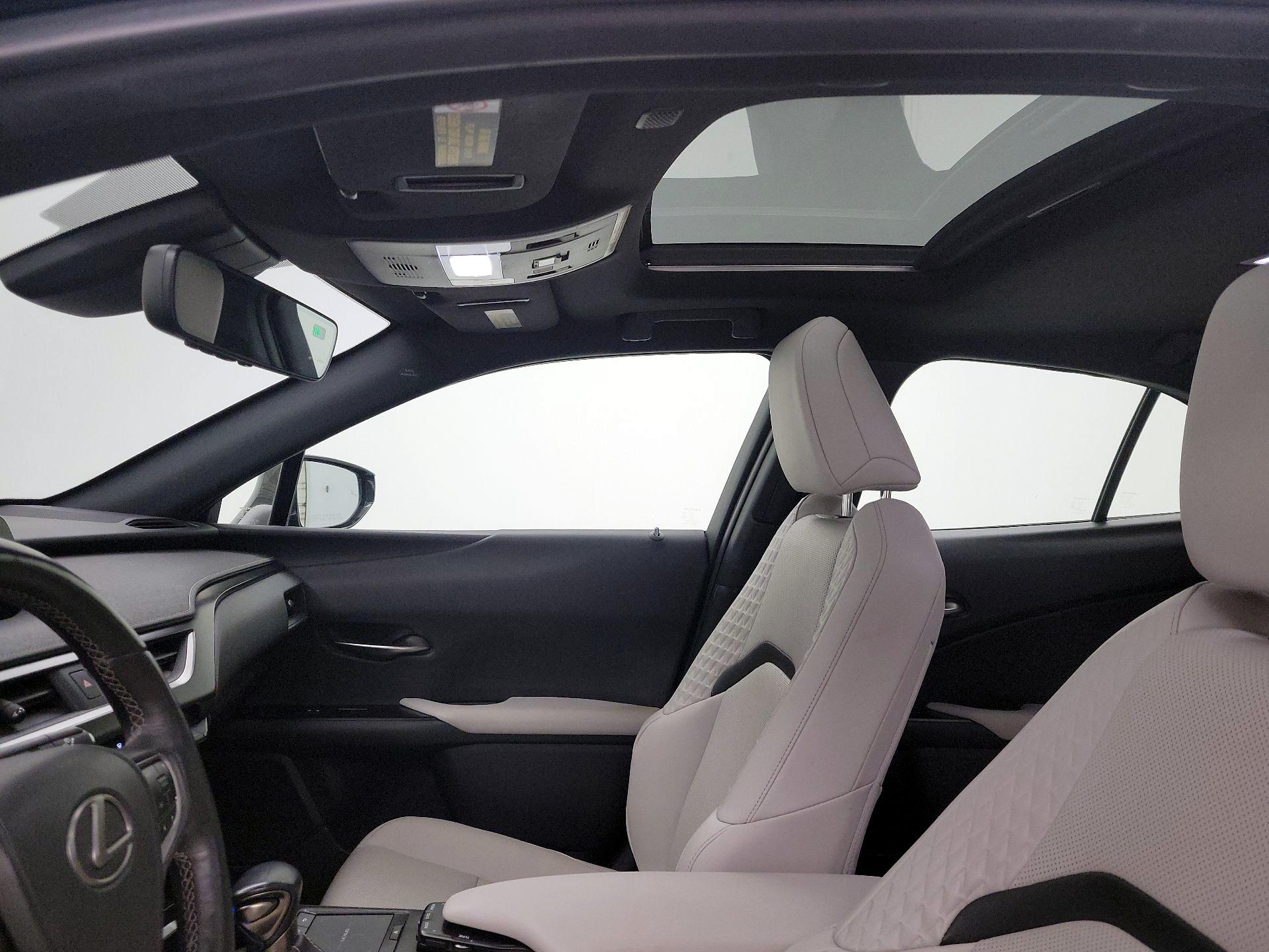 Thumbnail: 2021 Lexus UX - 18