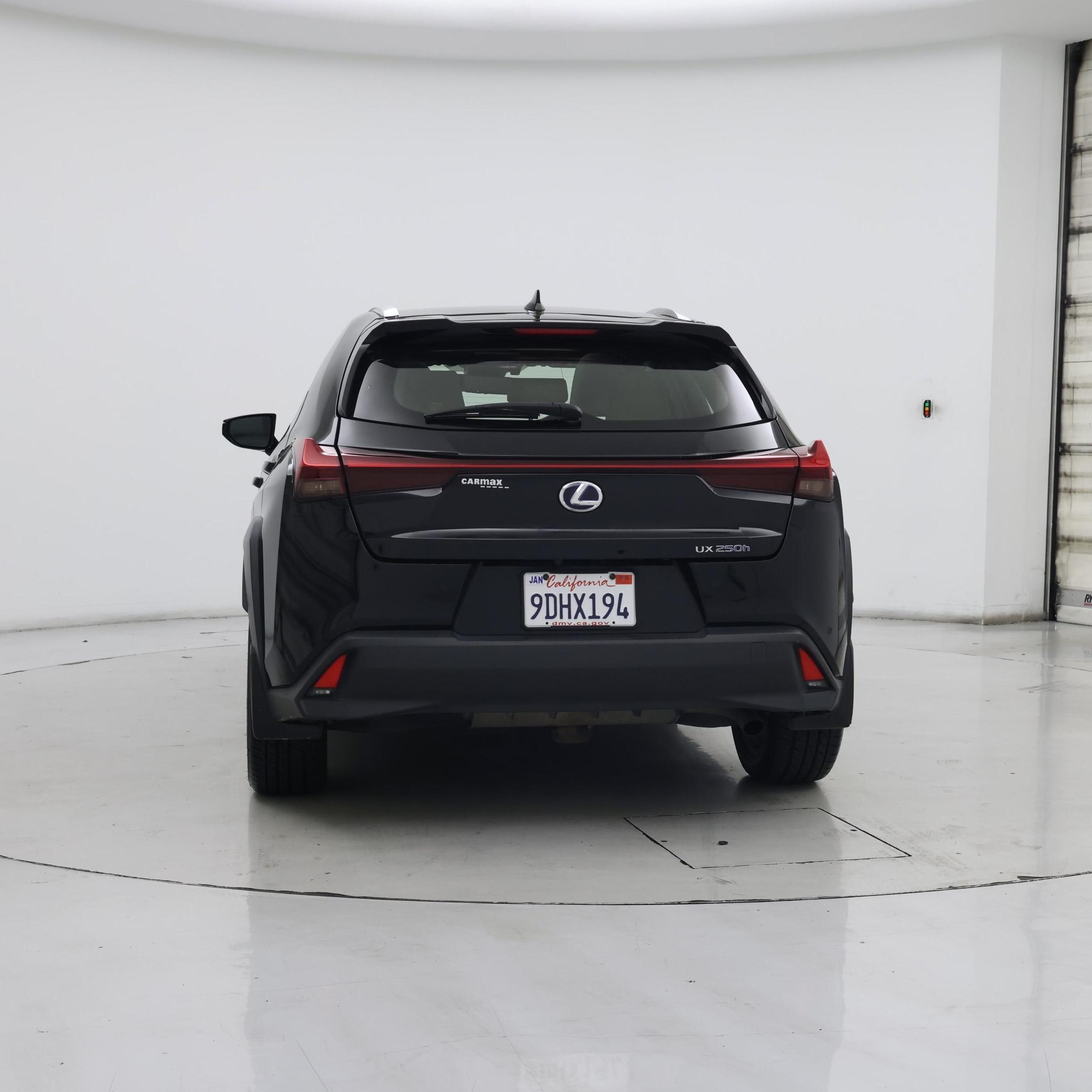 Thumbnail: 2021 Lexus UX - 6