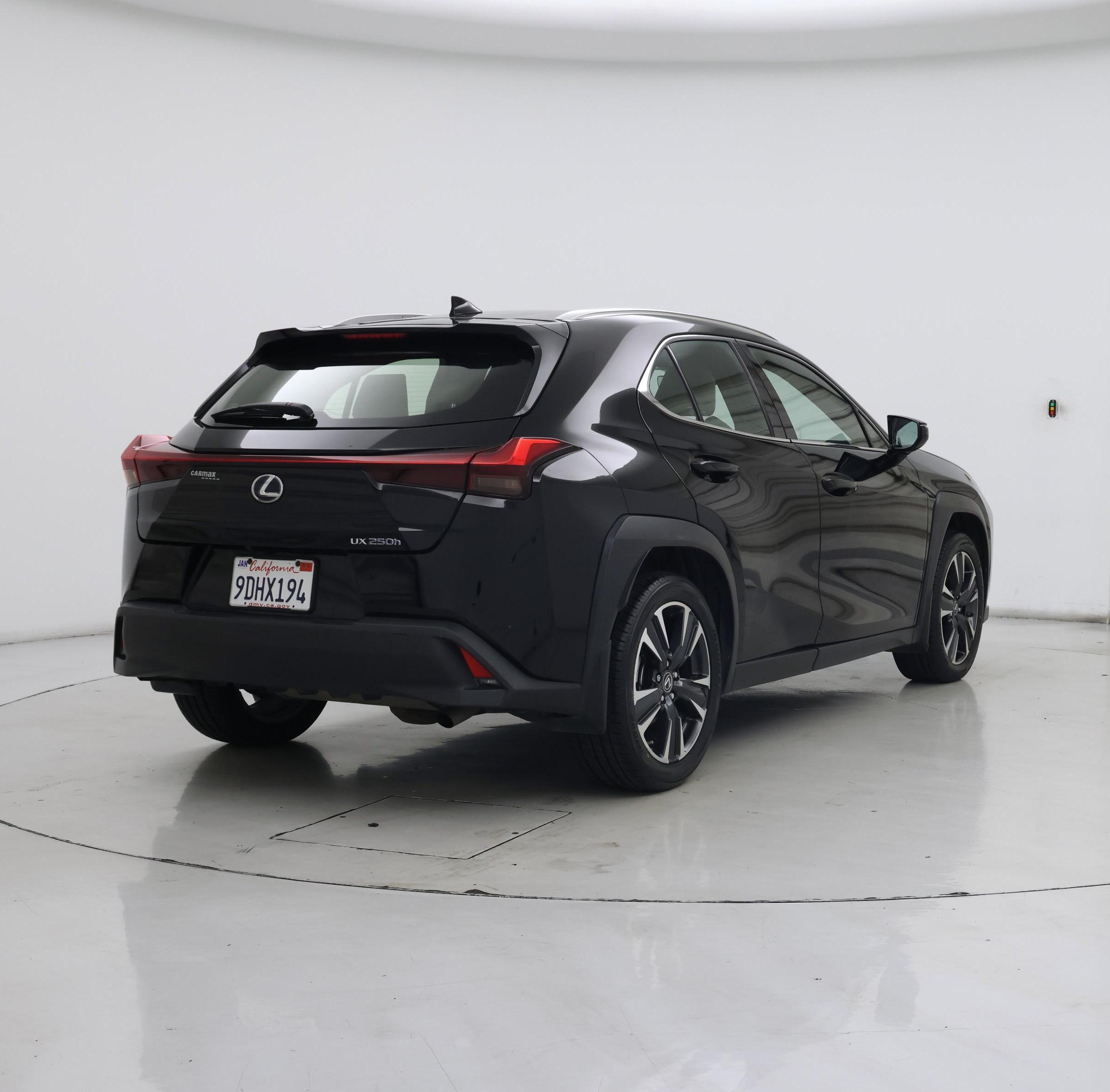 Thumbnail: 2021 Lexus UX - 8
