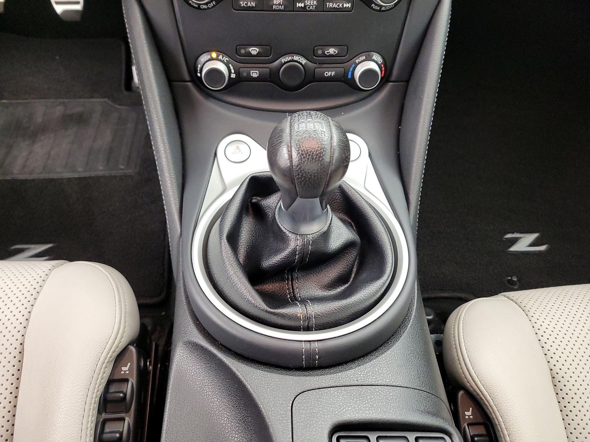 Thumbnail: 2014 Nissan Z - 18