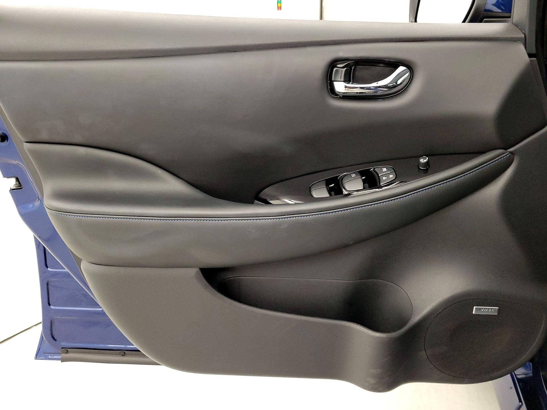 Thumbnail: 2021 Nissan Leaf - 12