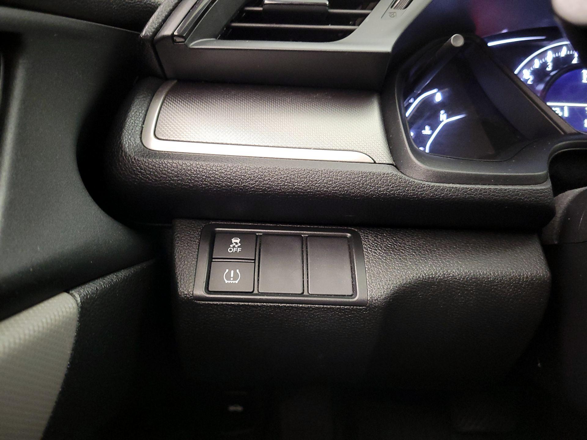 Thumbnail: 2016 Honda Civic - 13
