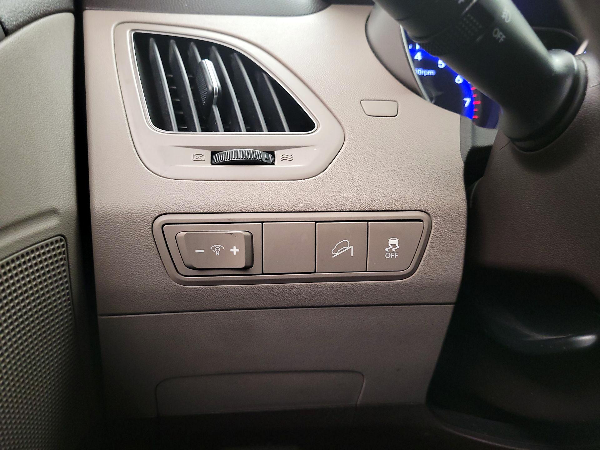 Thumbnail: 2014 Hyundai Tucson - 13