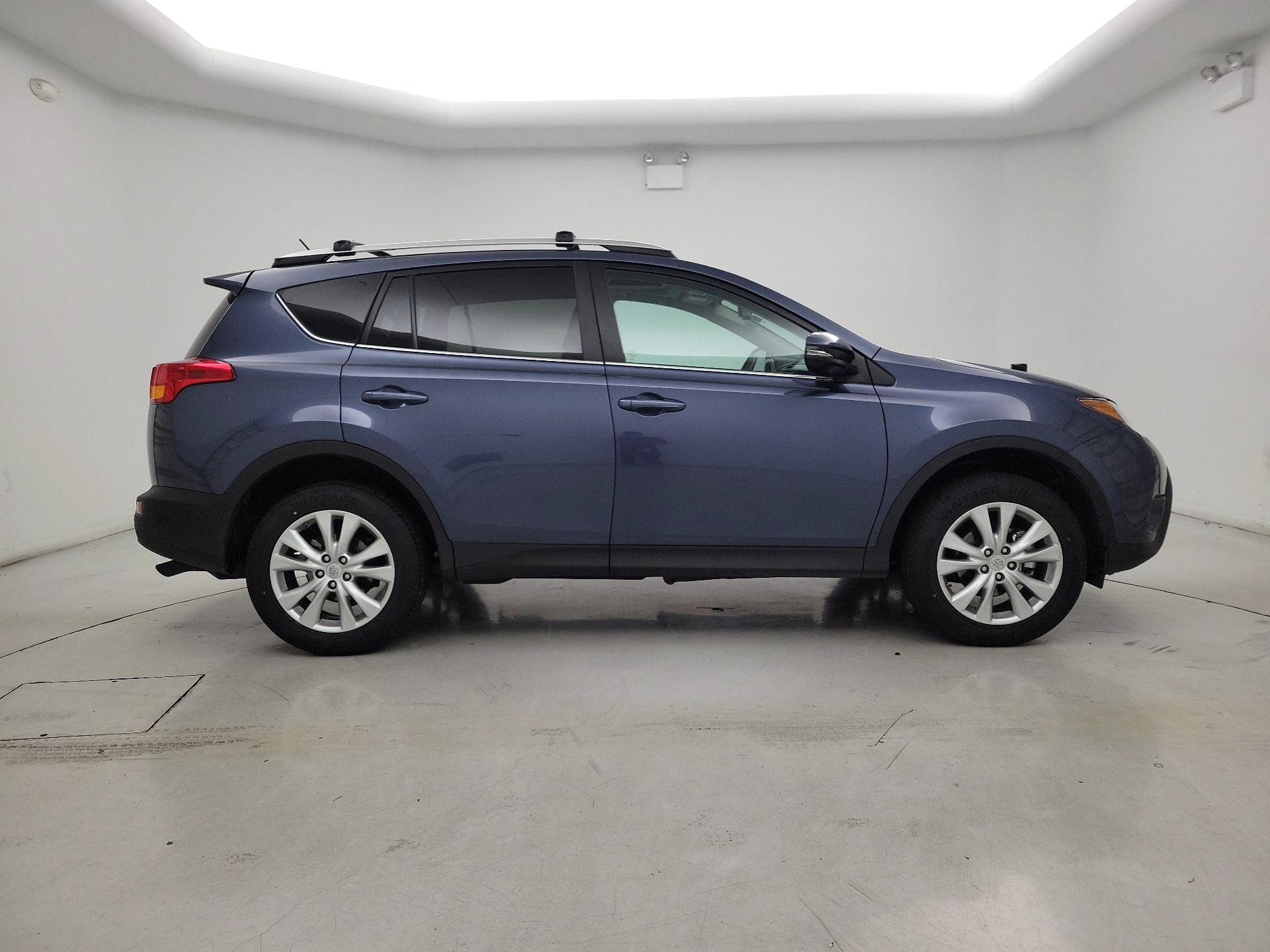 Thumbnail: 2013 Toyota RAV4 - 4