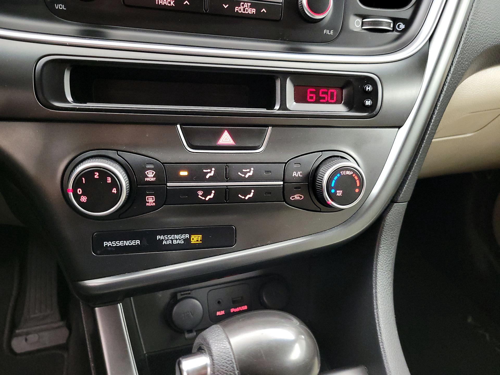 Thumbnail: 2015 Kia Optima - 15