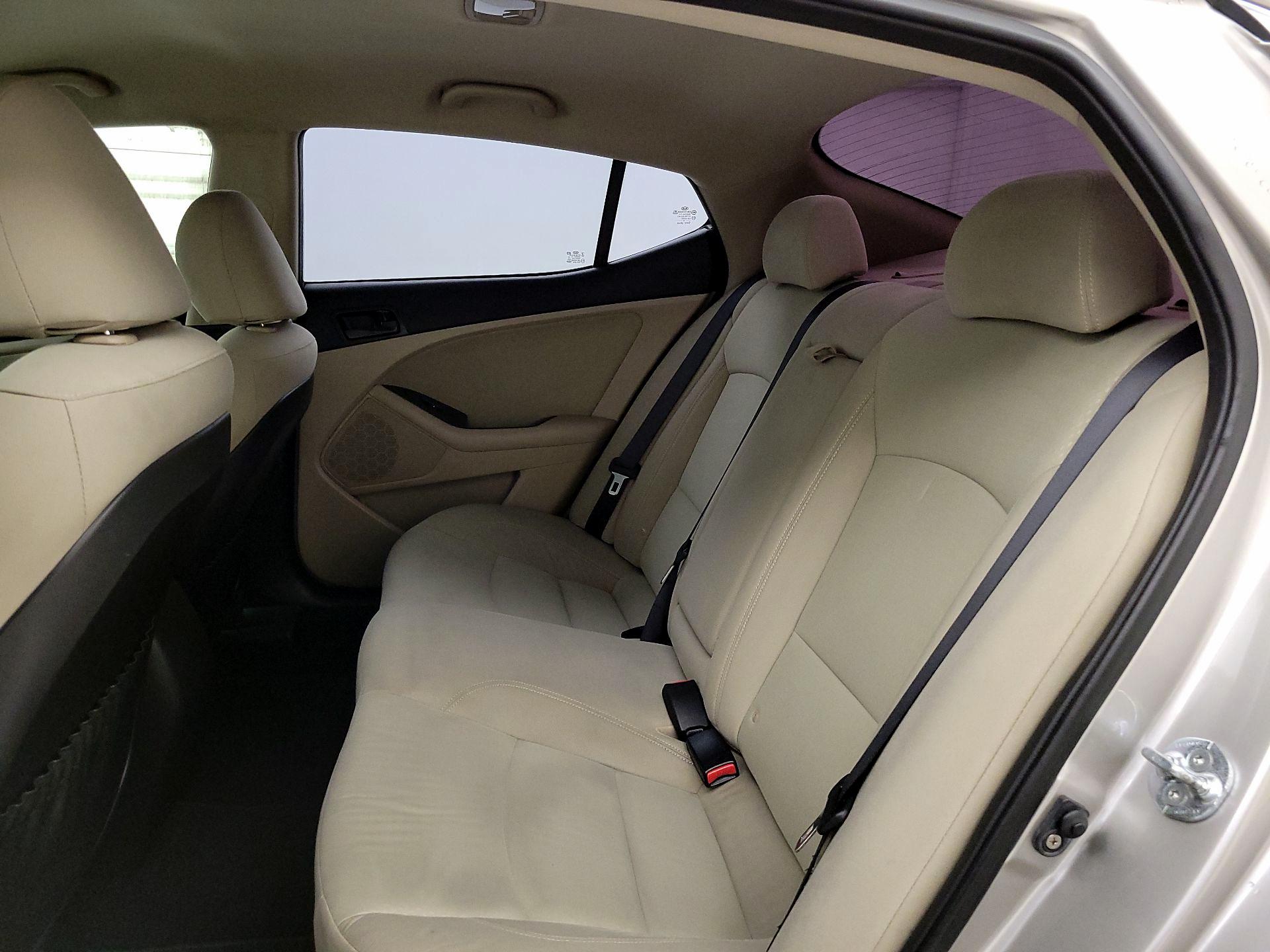 Thumbnail: 2015 Kia Optima - 18