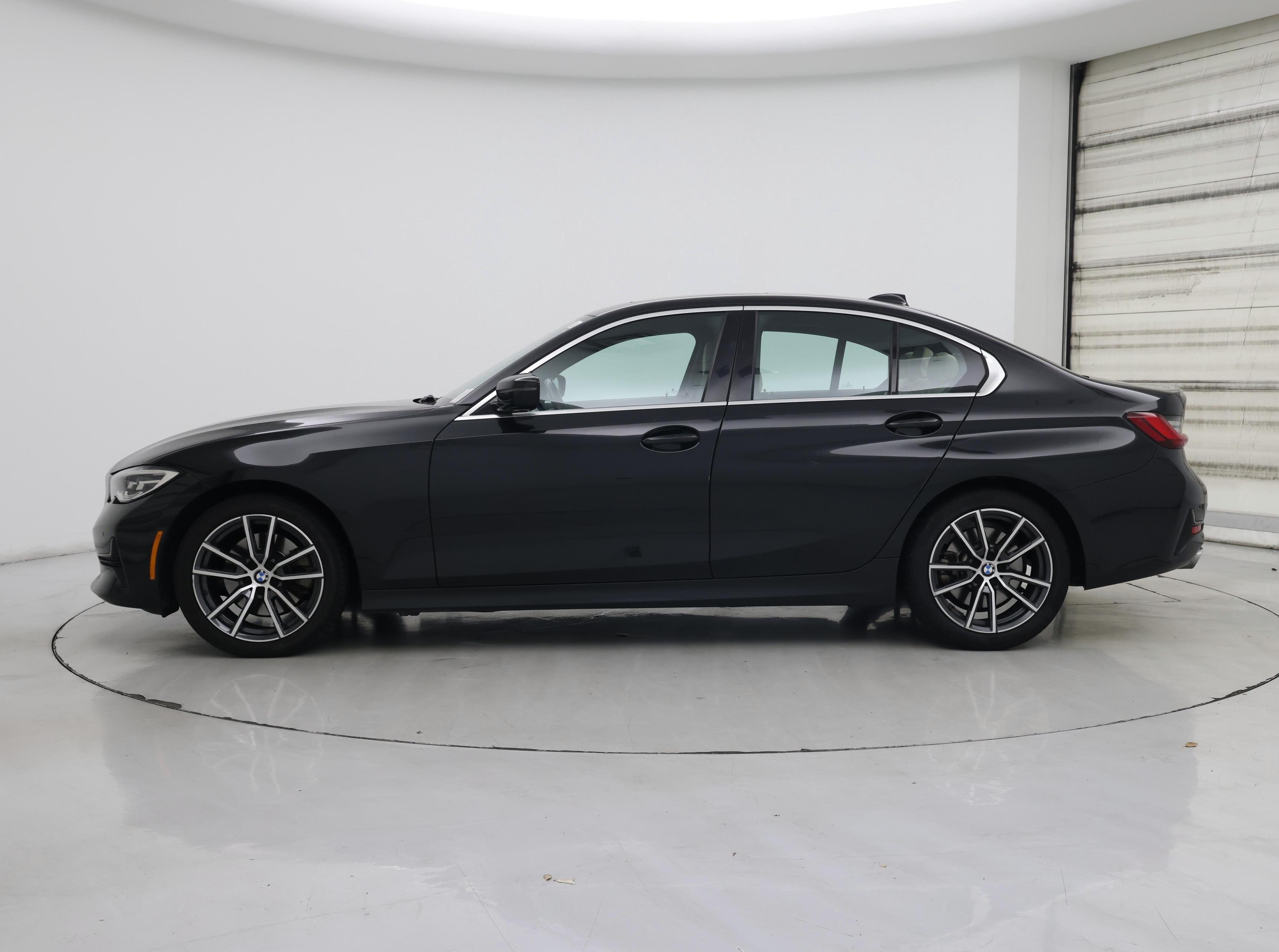 Thumbnail: 2022 BMW 3 Series - 3