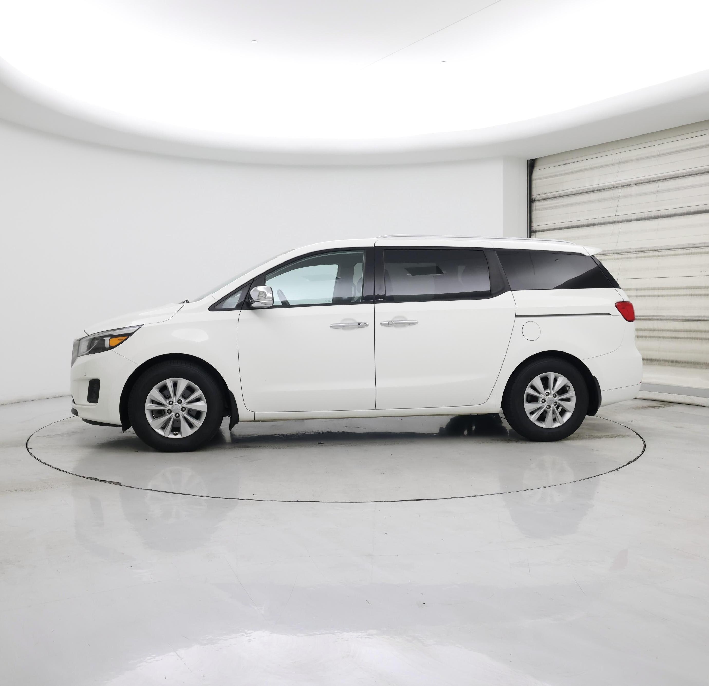 Thumbnail: 2017 Kia Sedona - 3