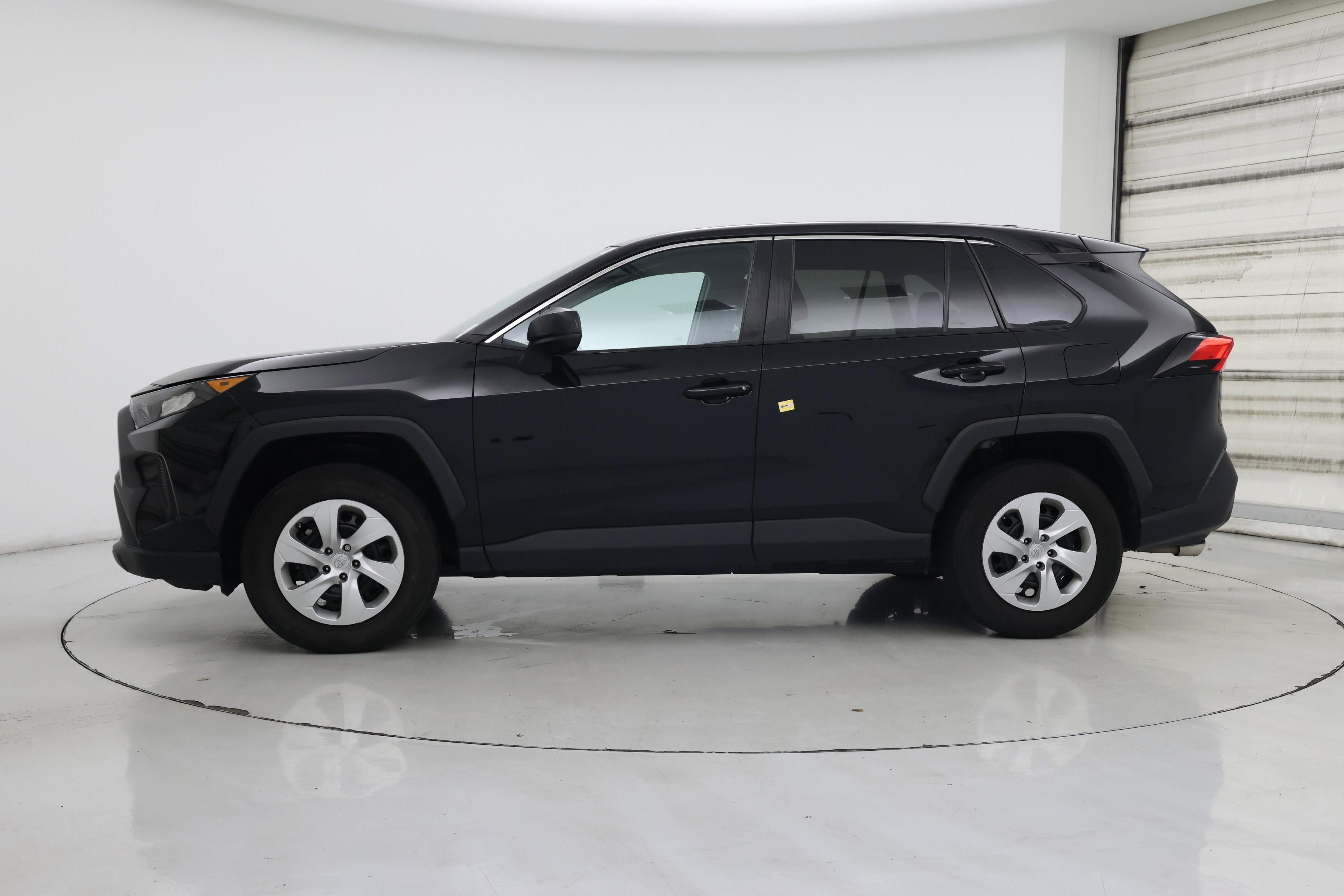 Thumbnail: 2022 Toyota RAV4 - 3