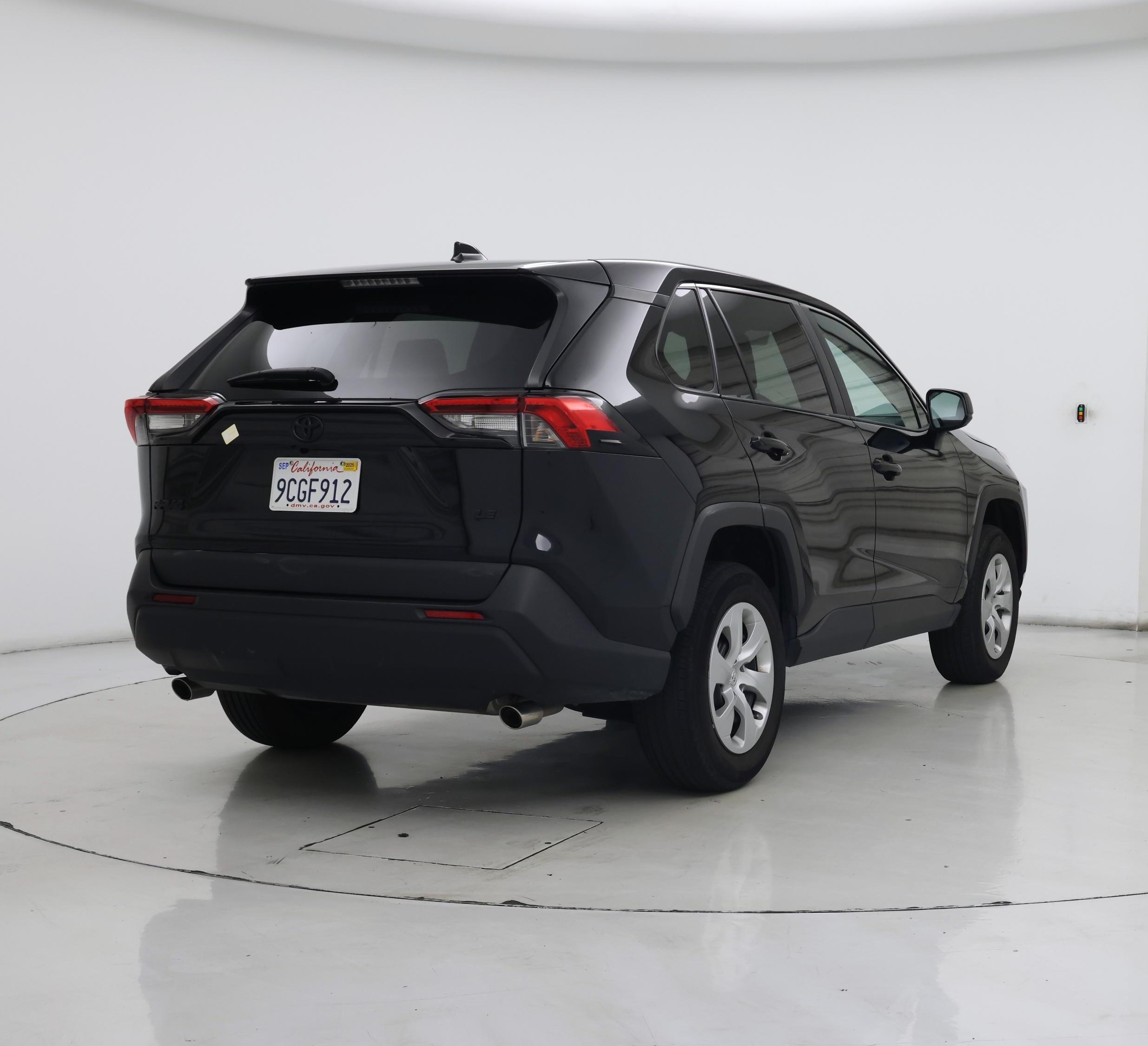 Thumbnail: 2022 Toyota RAV4 - 8
