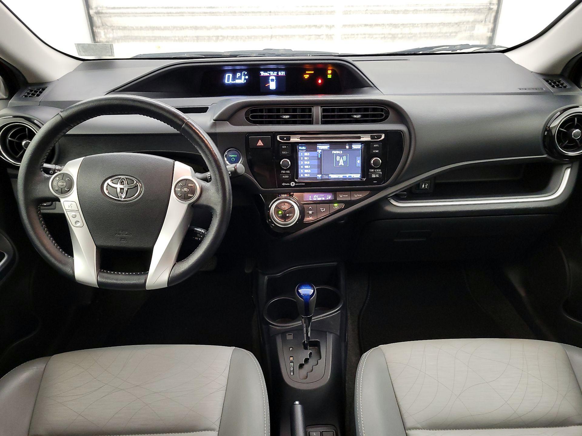Thumbnail: 2015 Toyota Prius c - 9