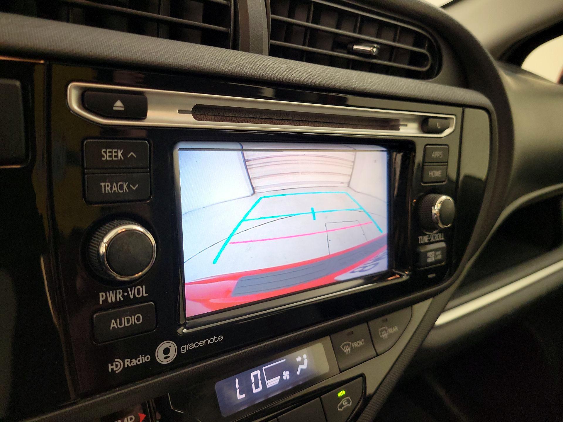 Thumbnail: 2015 Toyota Prius c - 13
