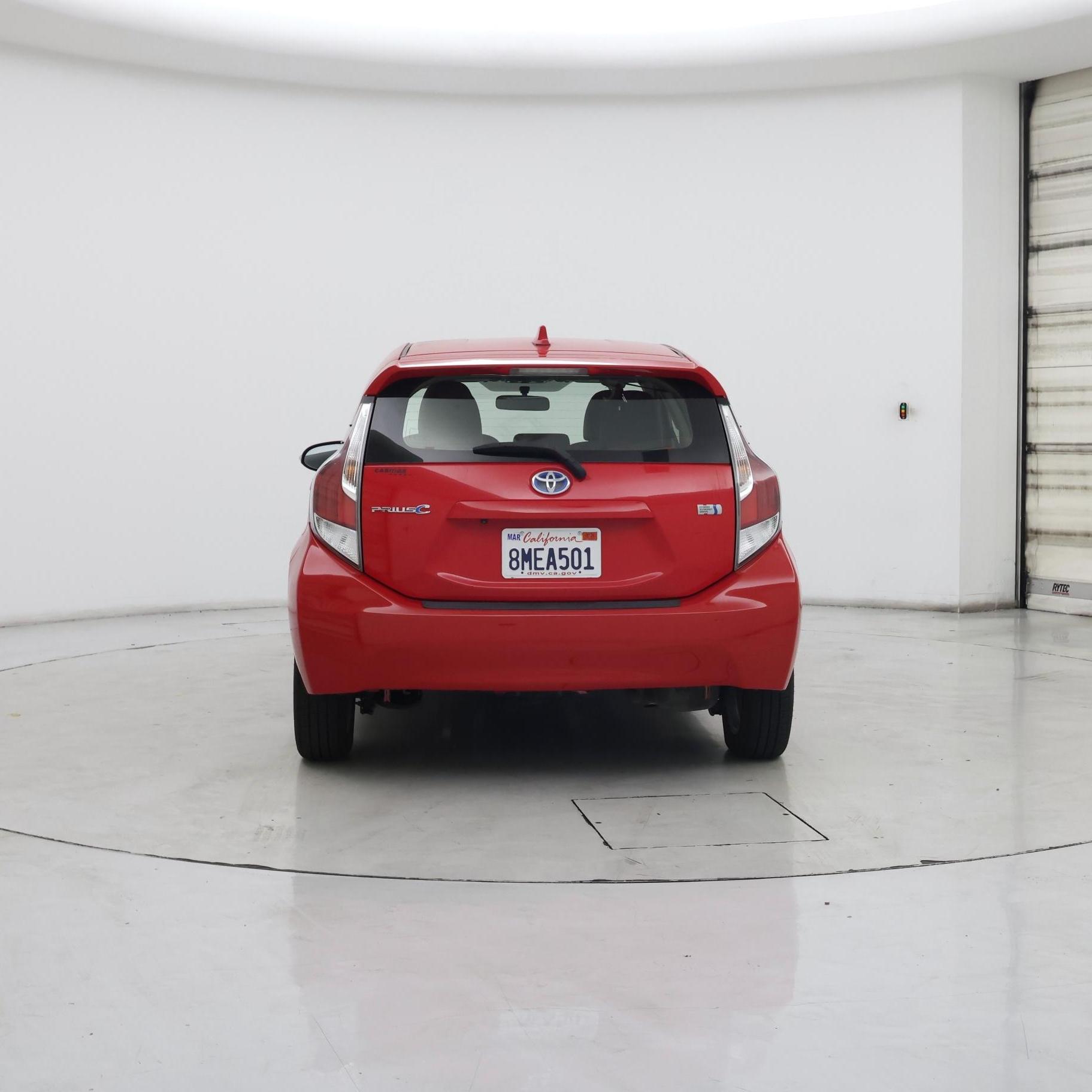 Thumbnail: 2015 Toyota Prius c - 6