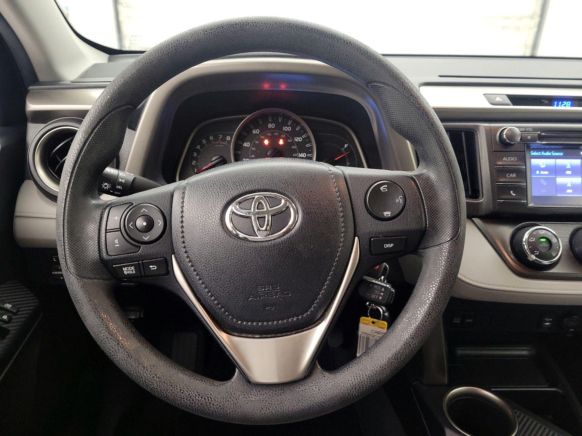 Thumbnail: 2015 Toyota RAV4 - 10