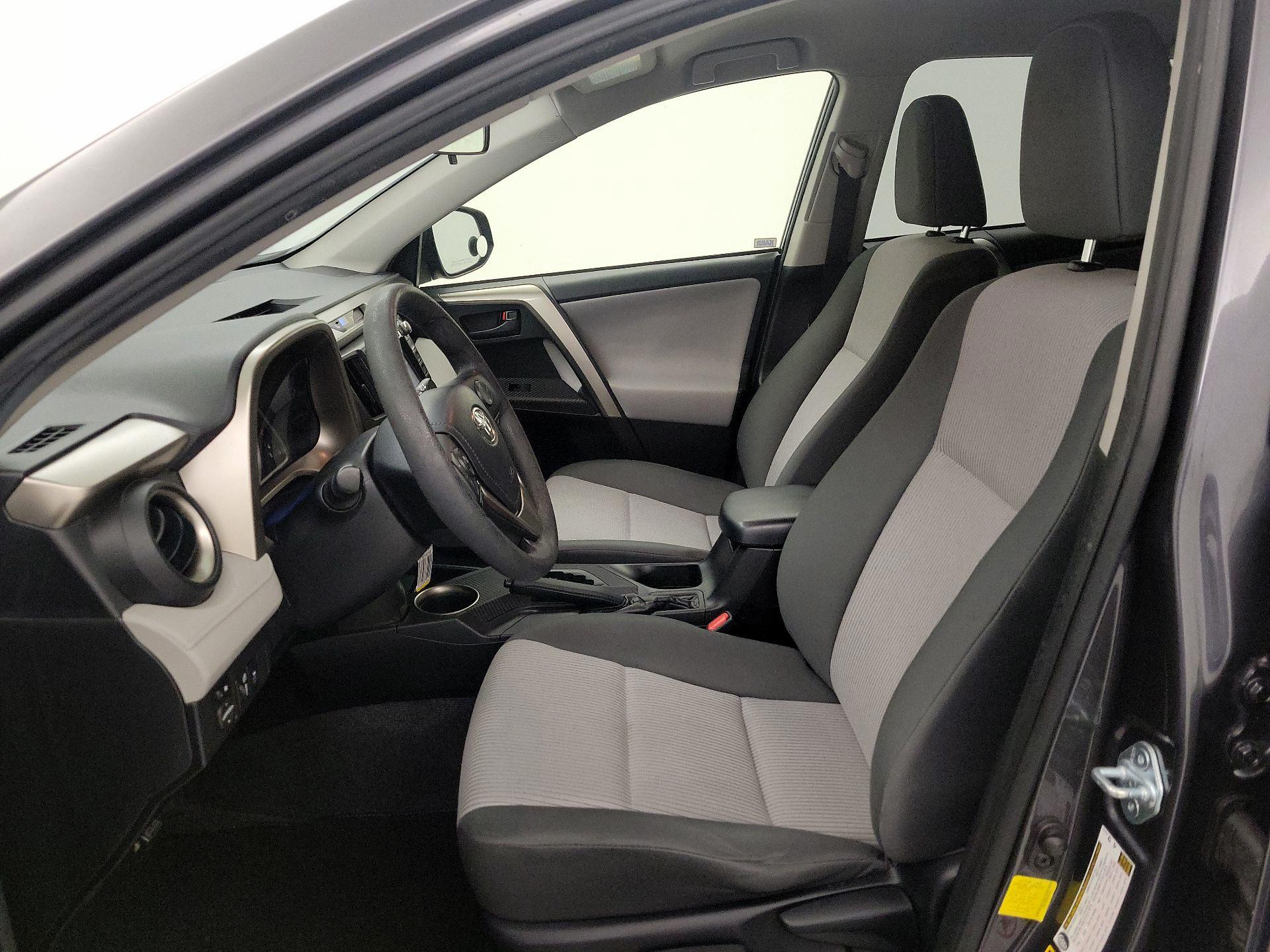 Thumbnail: 2015 Toyota RAV4 - 11