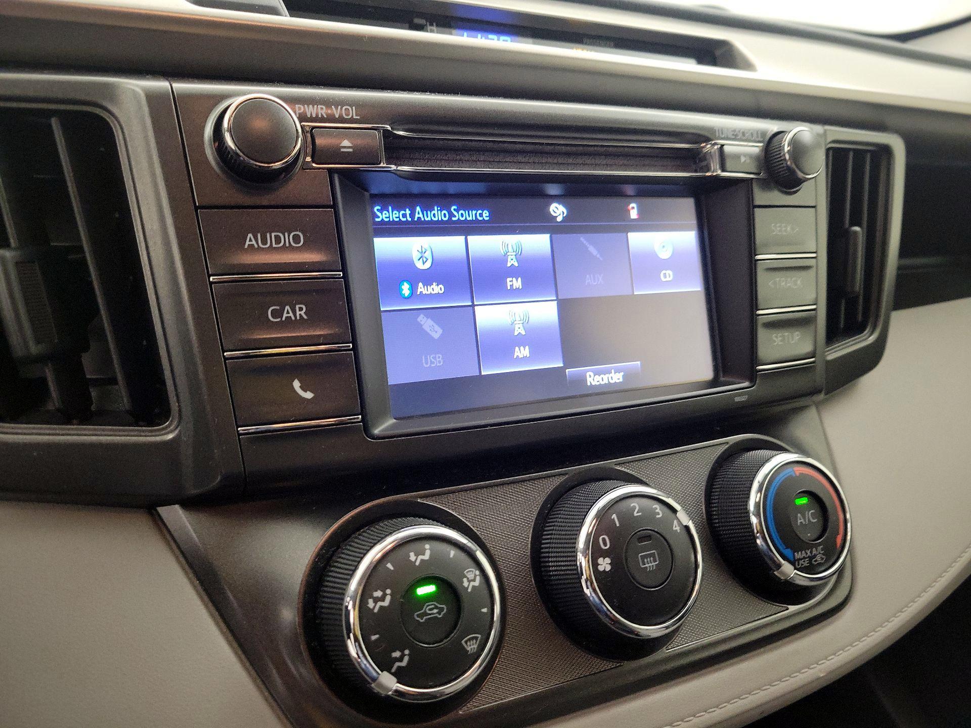 Thumbnail: 2015 Toyota RAV4 - 15
