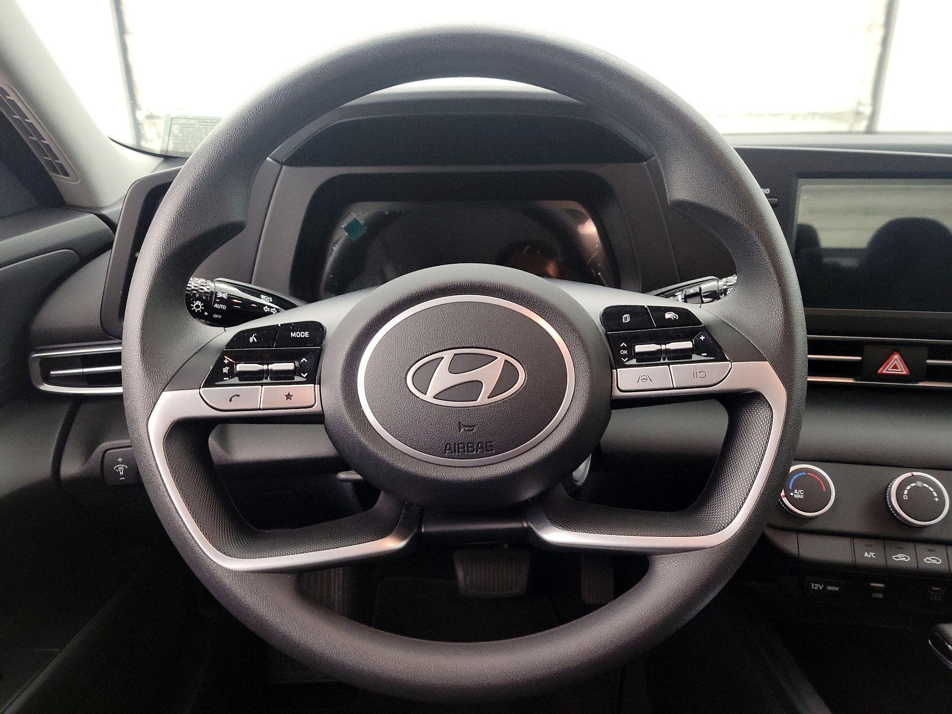 Thumbnail: 2024 Hyundai Elantra - 10