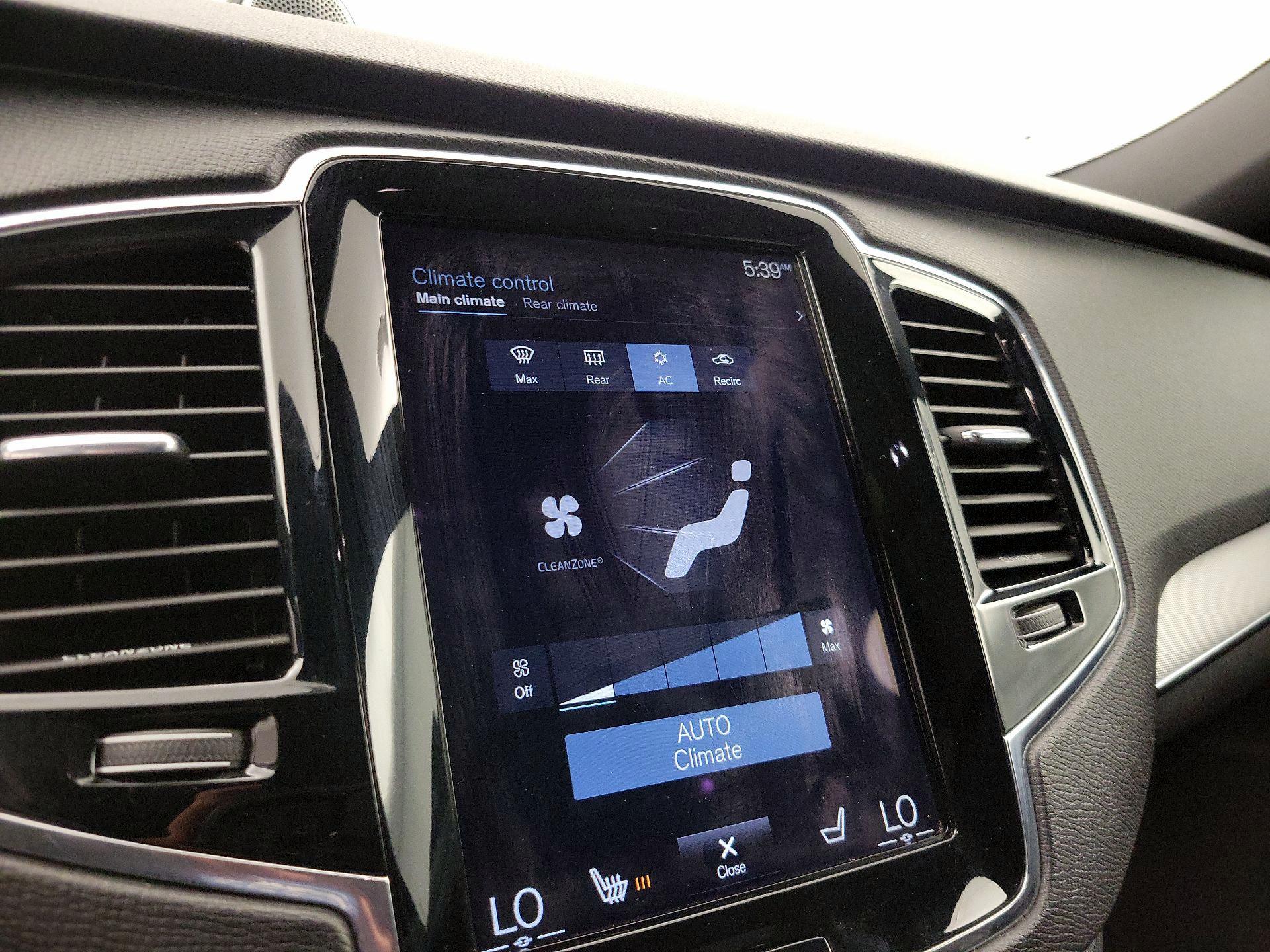 Thumbnail: 2016 Volvo XC90 - 17