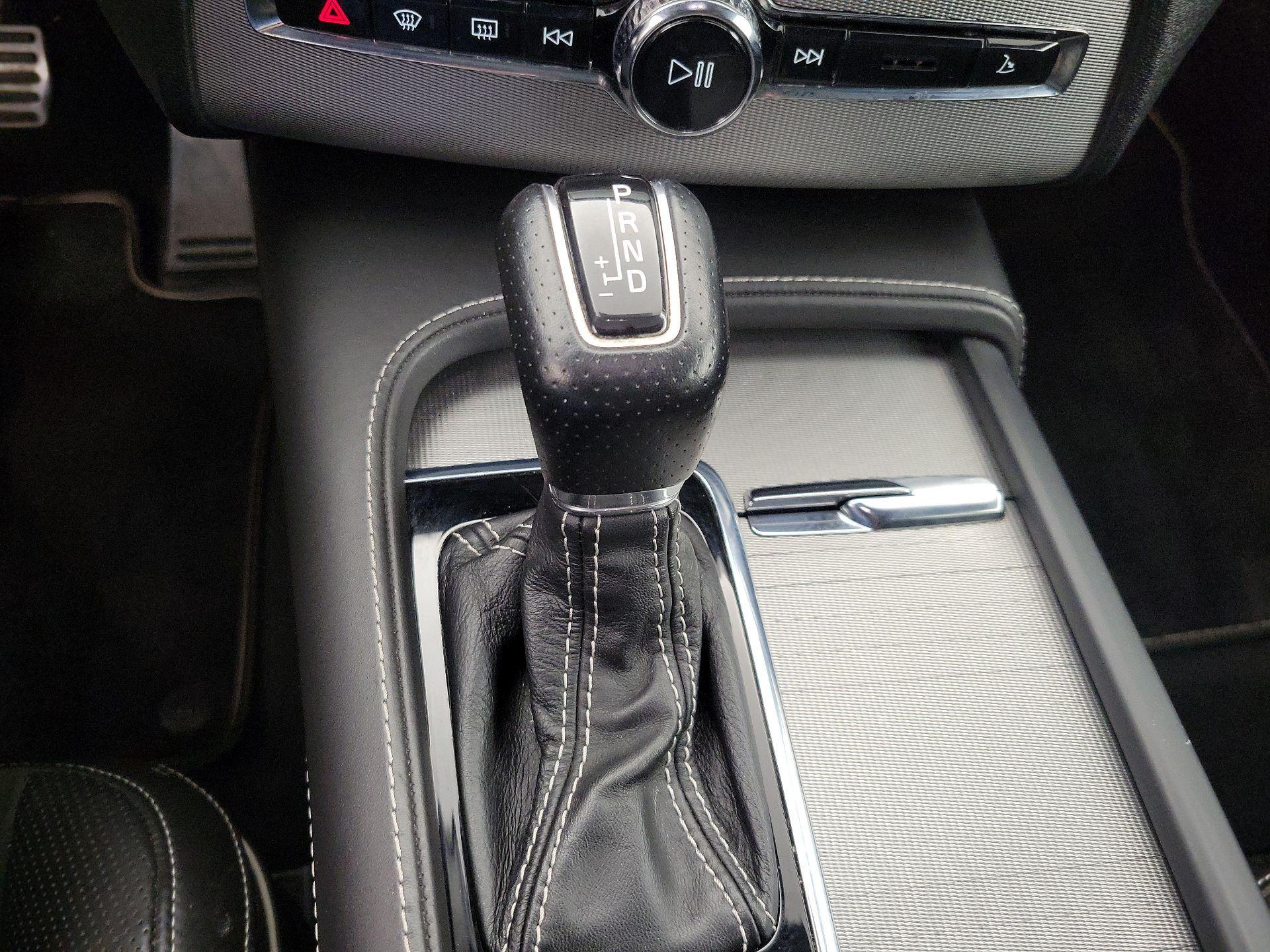 Thumbnail: 2016 Volvo XC90 - 18