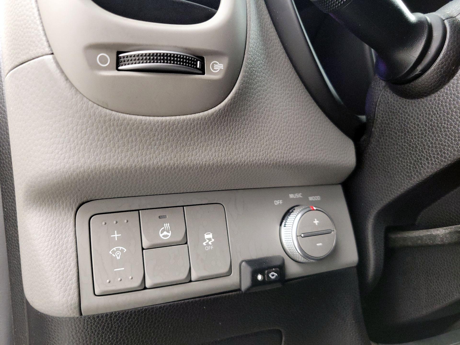 Thumbnail: 2015 Kia Soul - 13