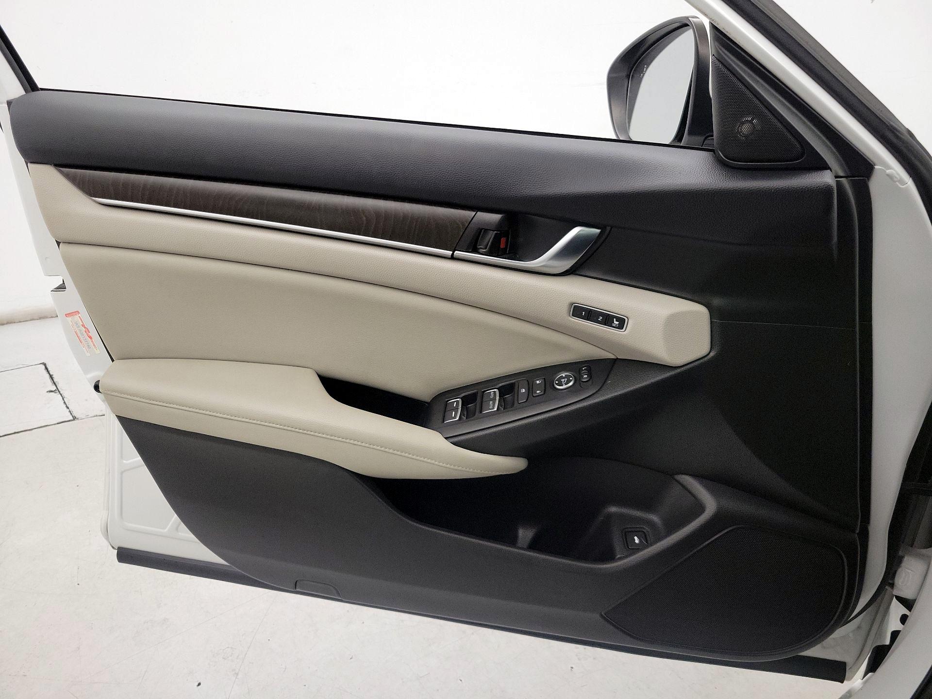 Thumbnail: 2018 Honda Accord - 12