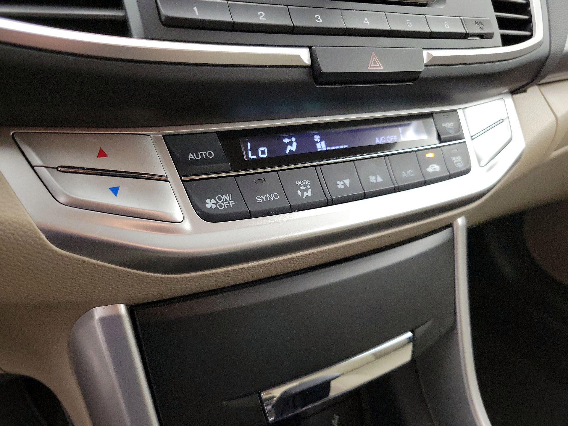 Thumbnail: 2015 Honda Accord - 16