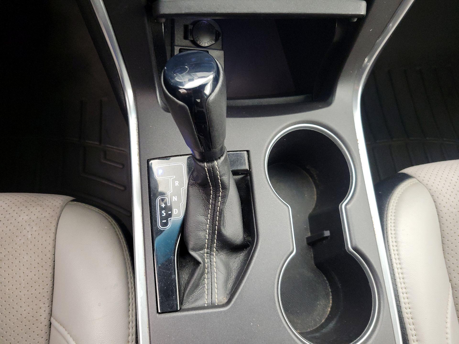 Thumbnail: 2015 Toyota Camry - 18