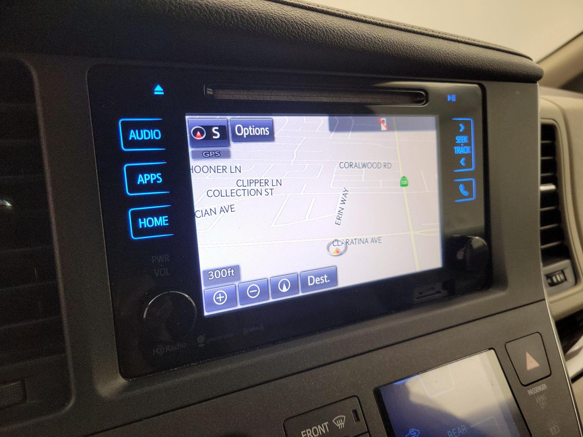Thumbnail: 2017 Toyota Sienna - 14
