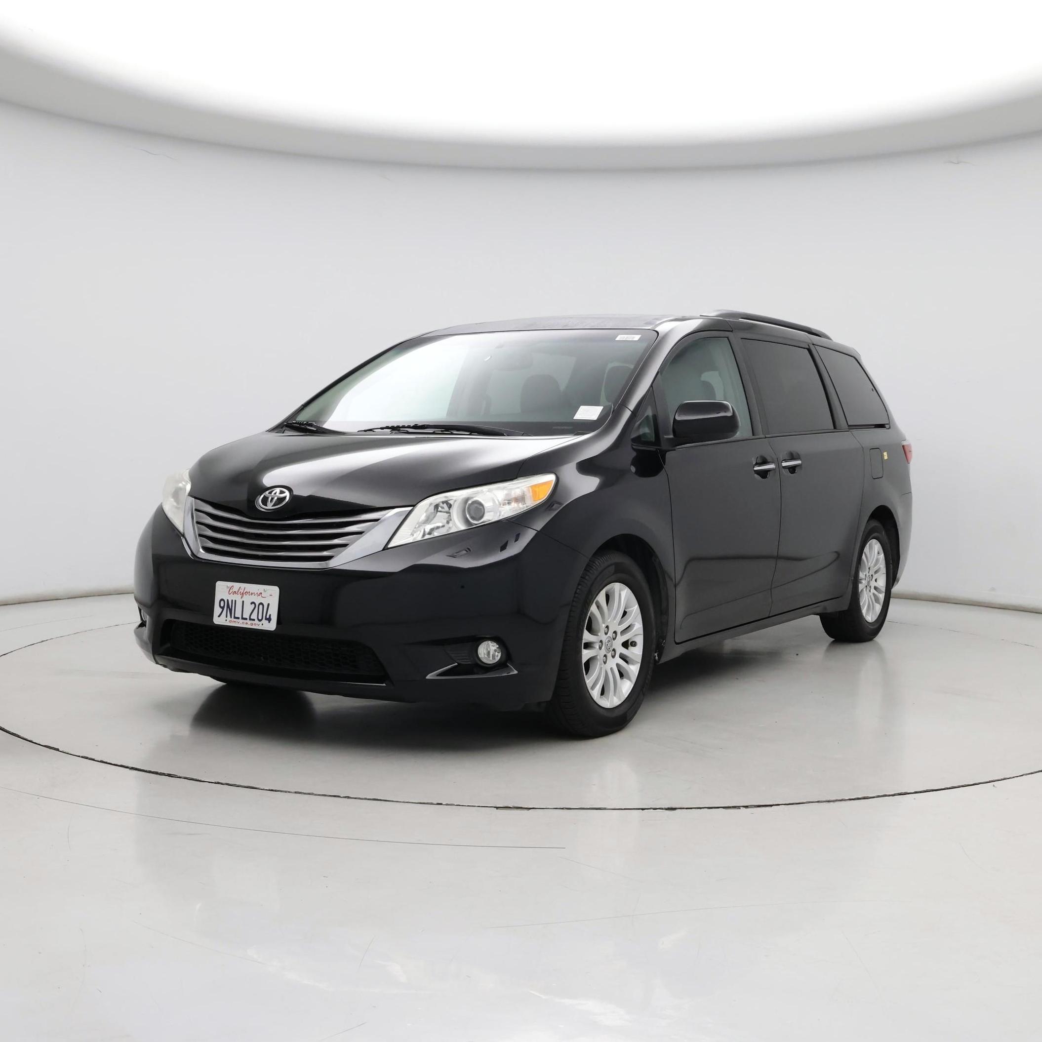 Thumbnail: 2017 Toyota Sienna - 4