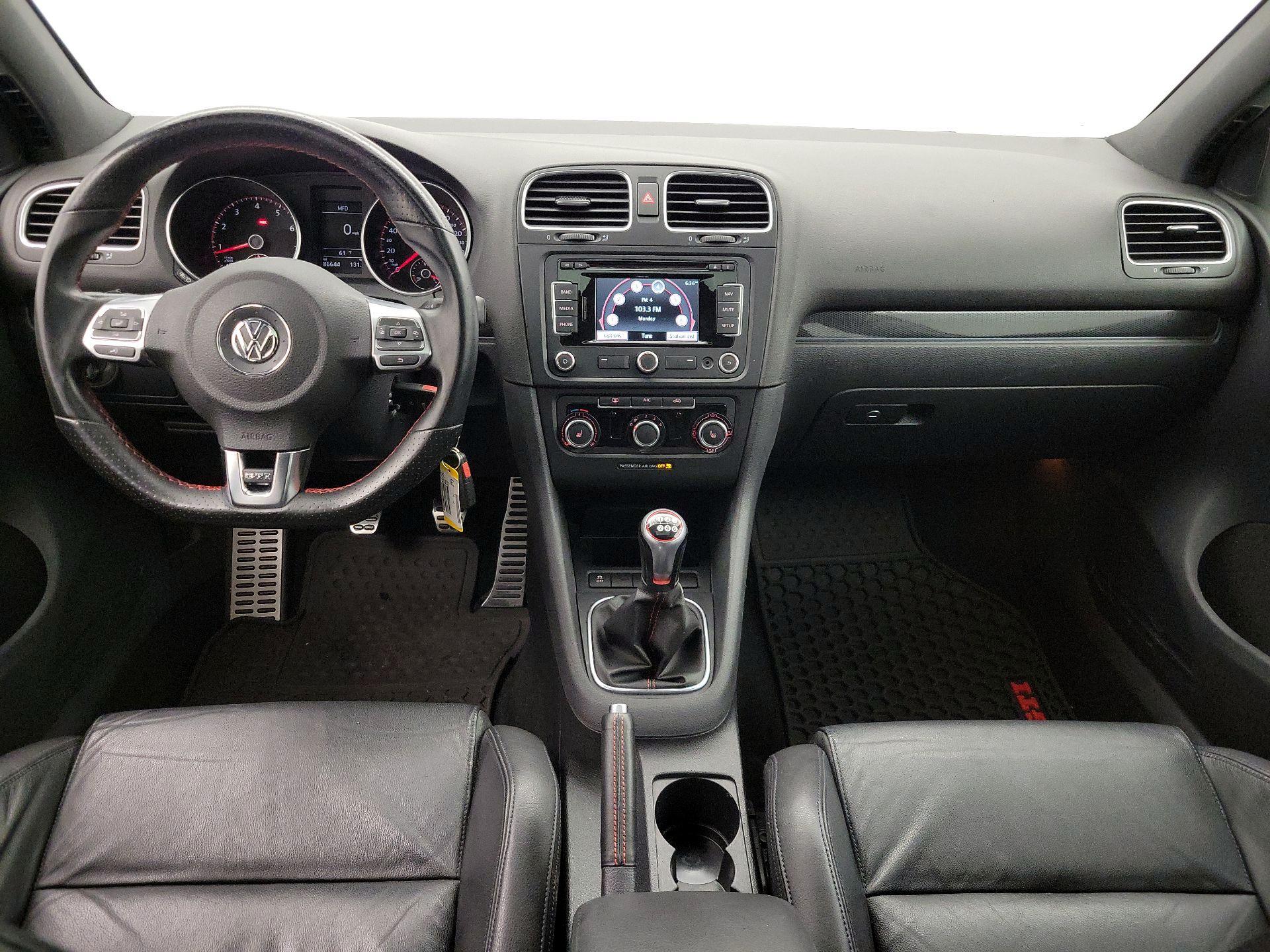 Thumbnail: 2013 Volkswagen Golf - 9