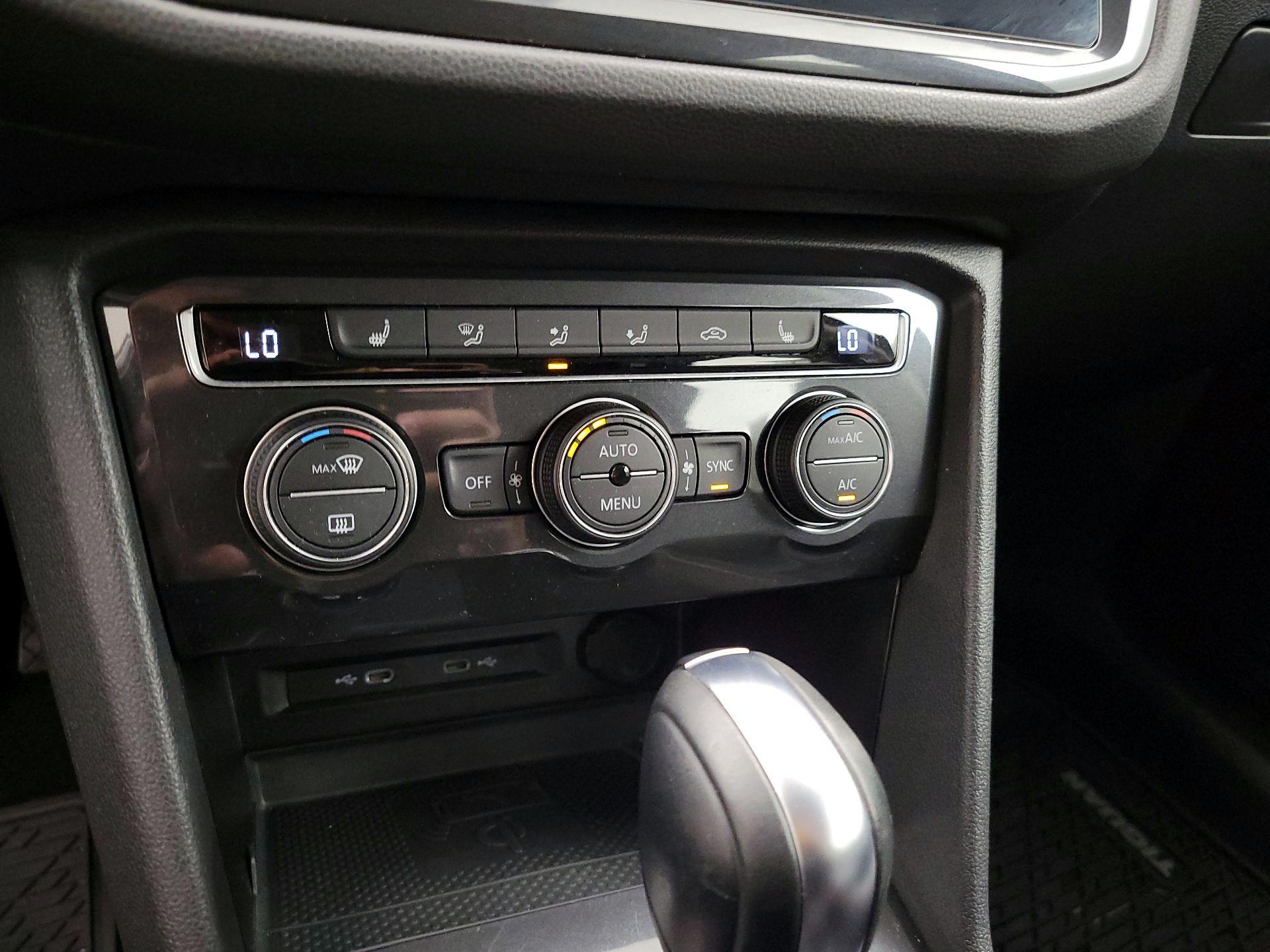 Thumbnail: 2021 Volkswagen Tiguan - 16