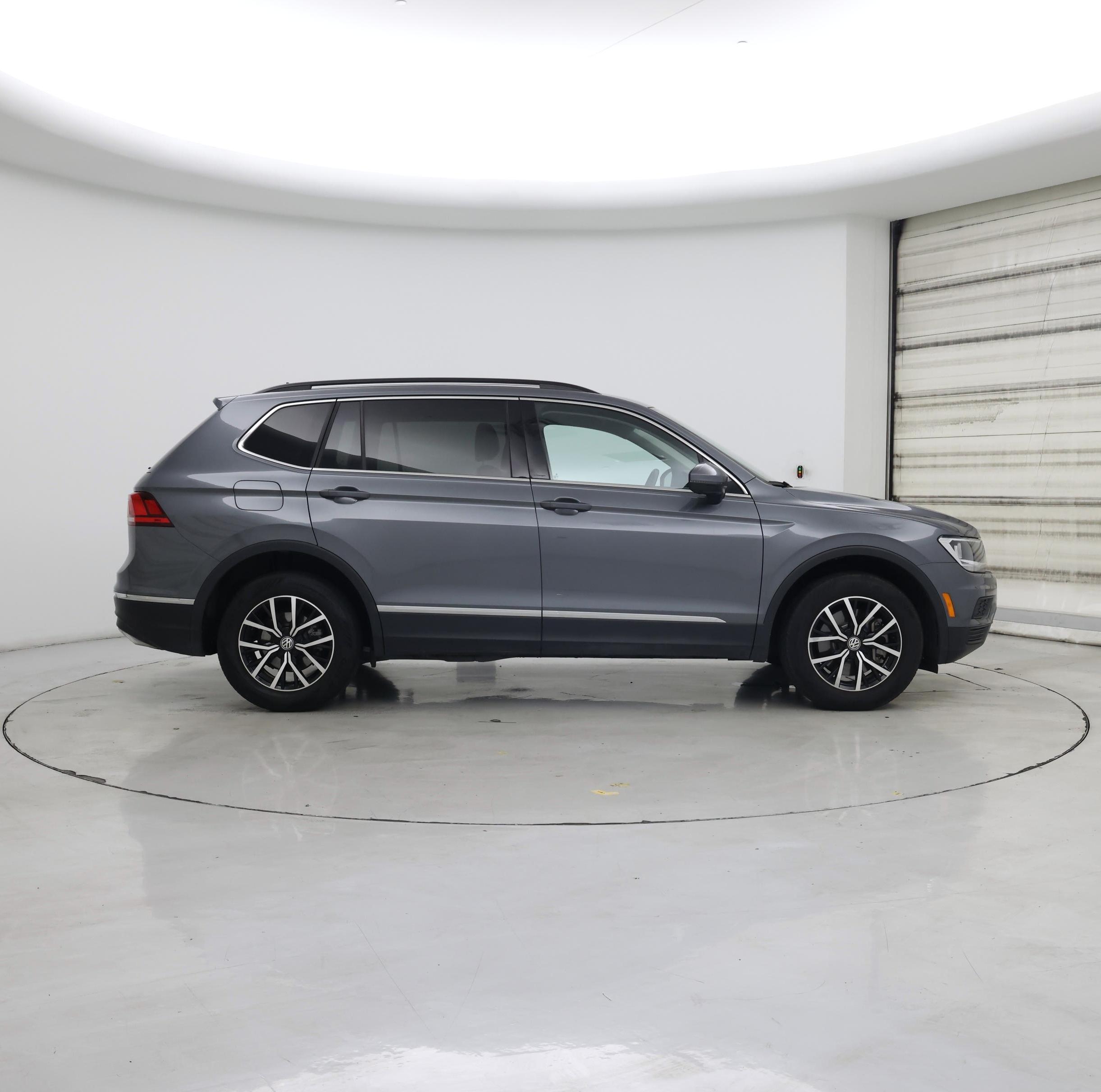 Thumbnail: 2021 Volkswagen Tiguan - 7