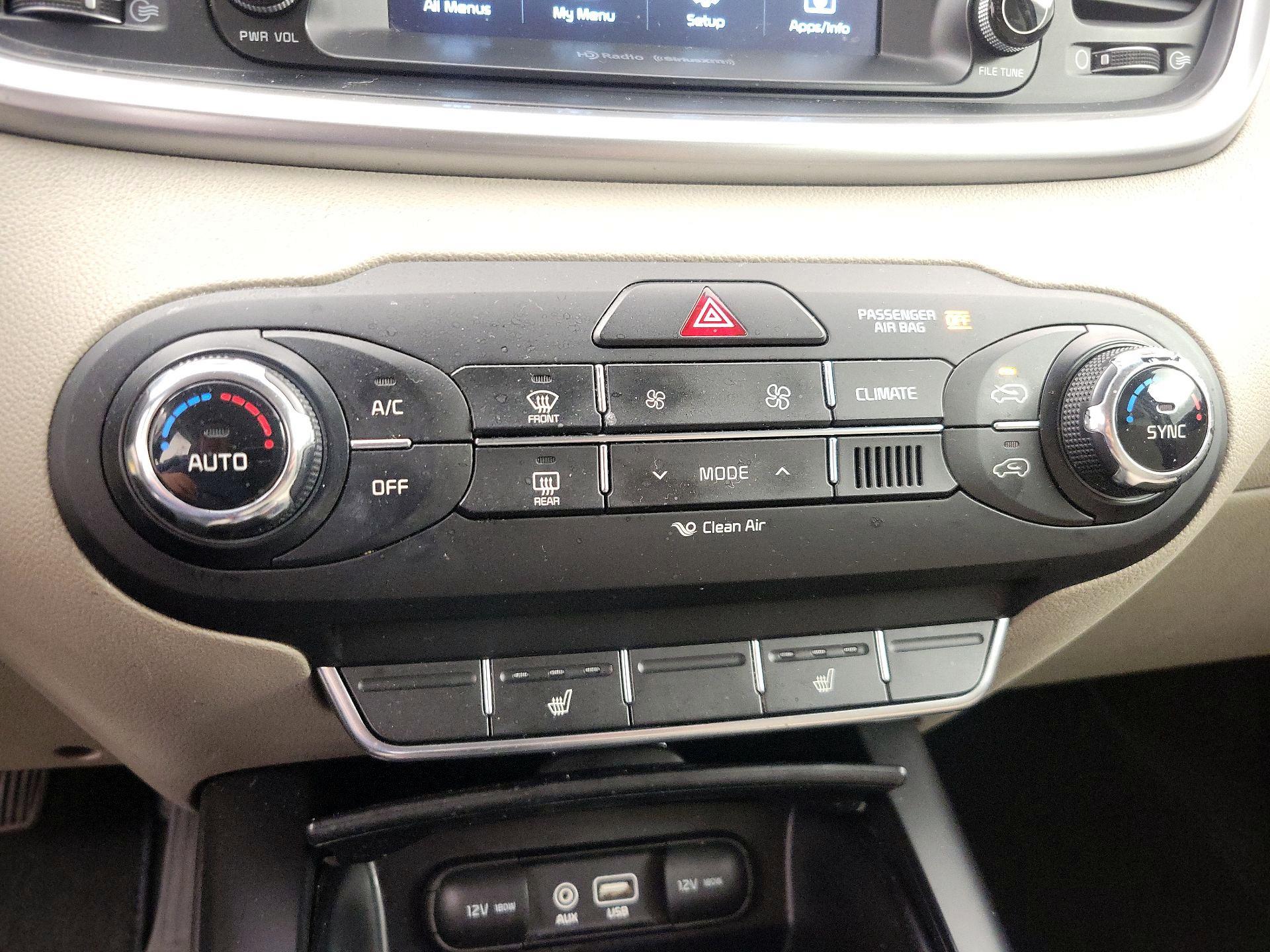 Thumbnail: 2017 Kia Sorento - 16