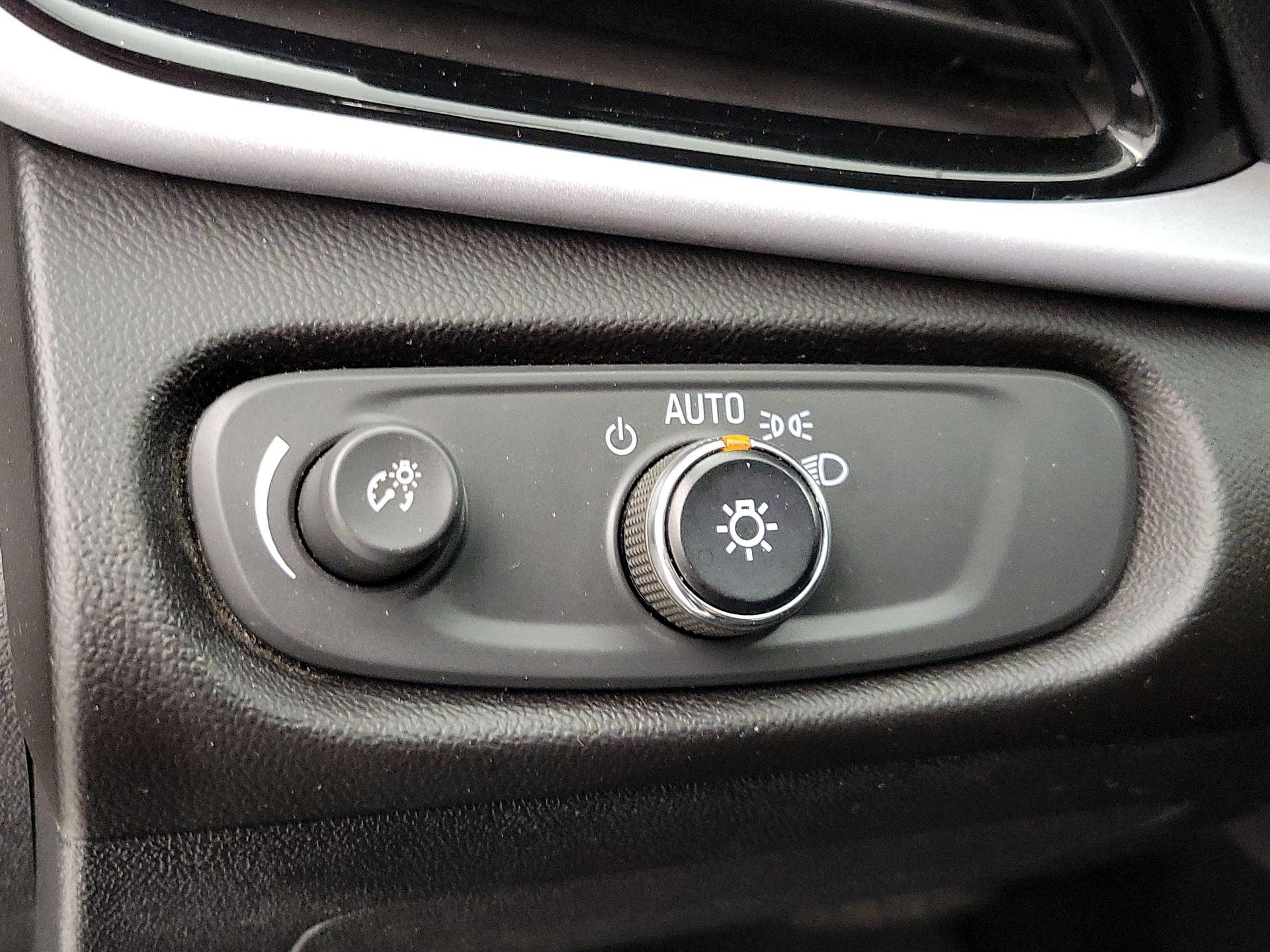 Thumbnail: 2017 Chevrolet Volt - 13
