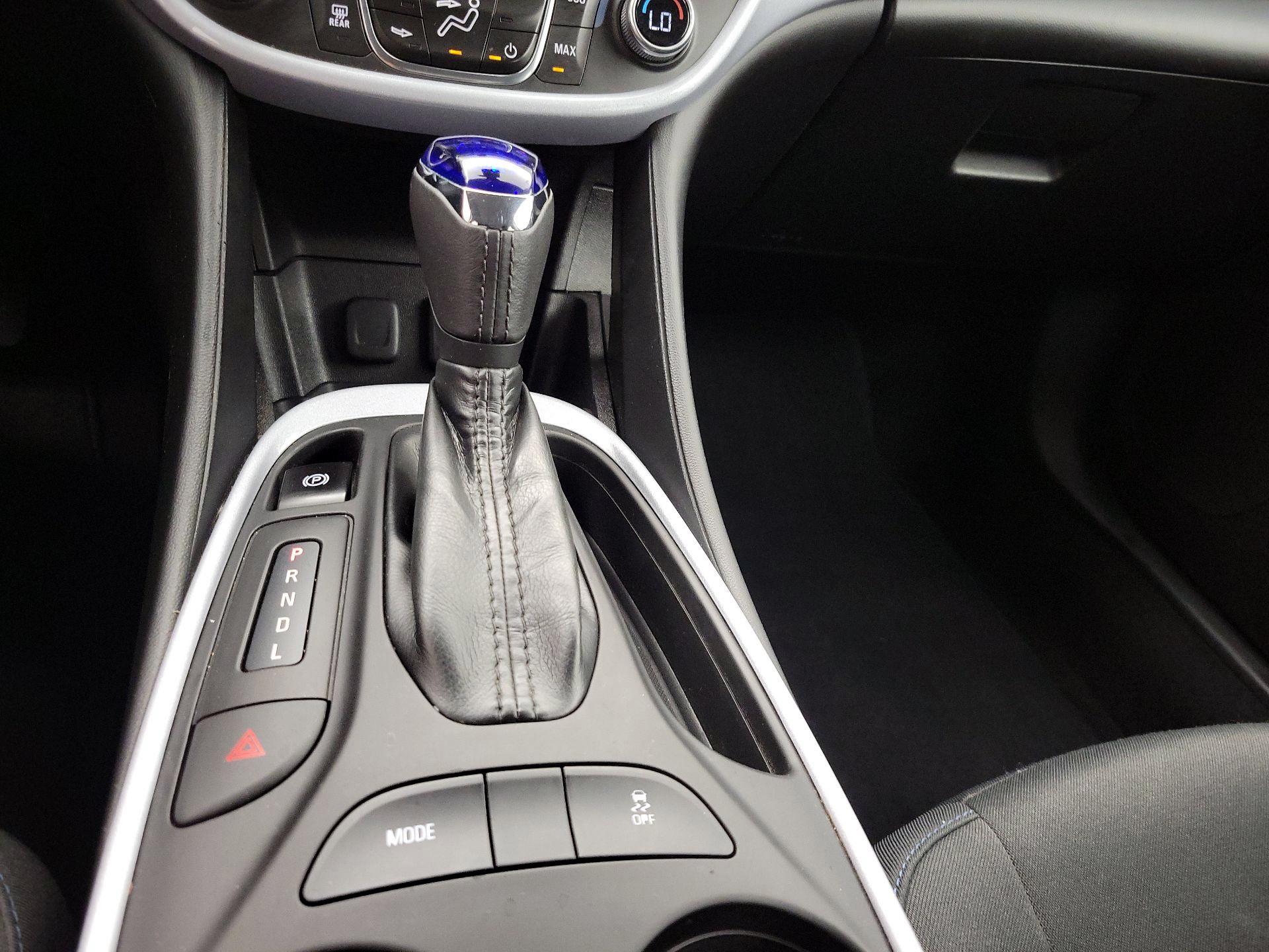 Thumbnail: 2017 Chevrolet Volt - 17