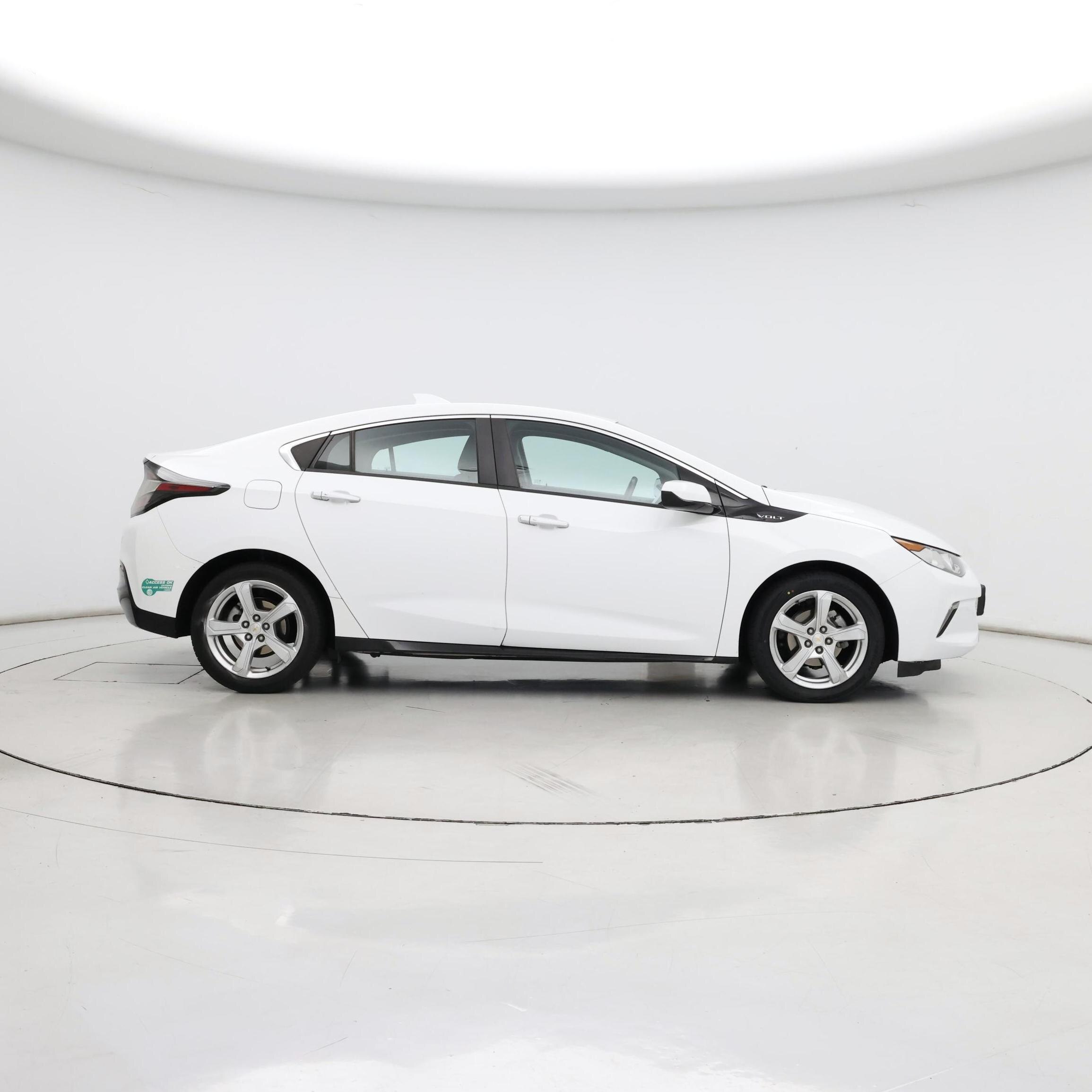 Thumbnail: 2017 Chevrolet Volt - 7