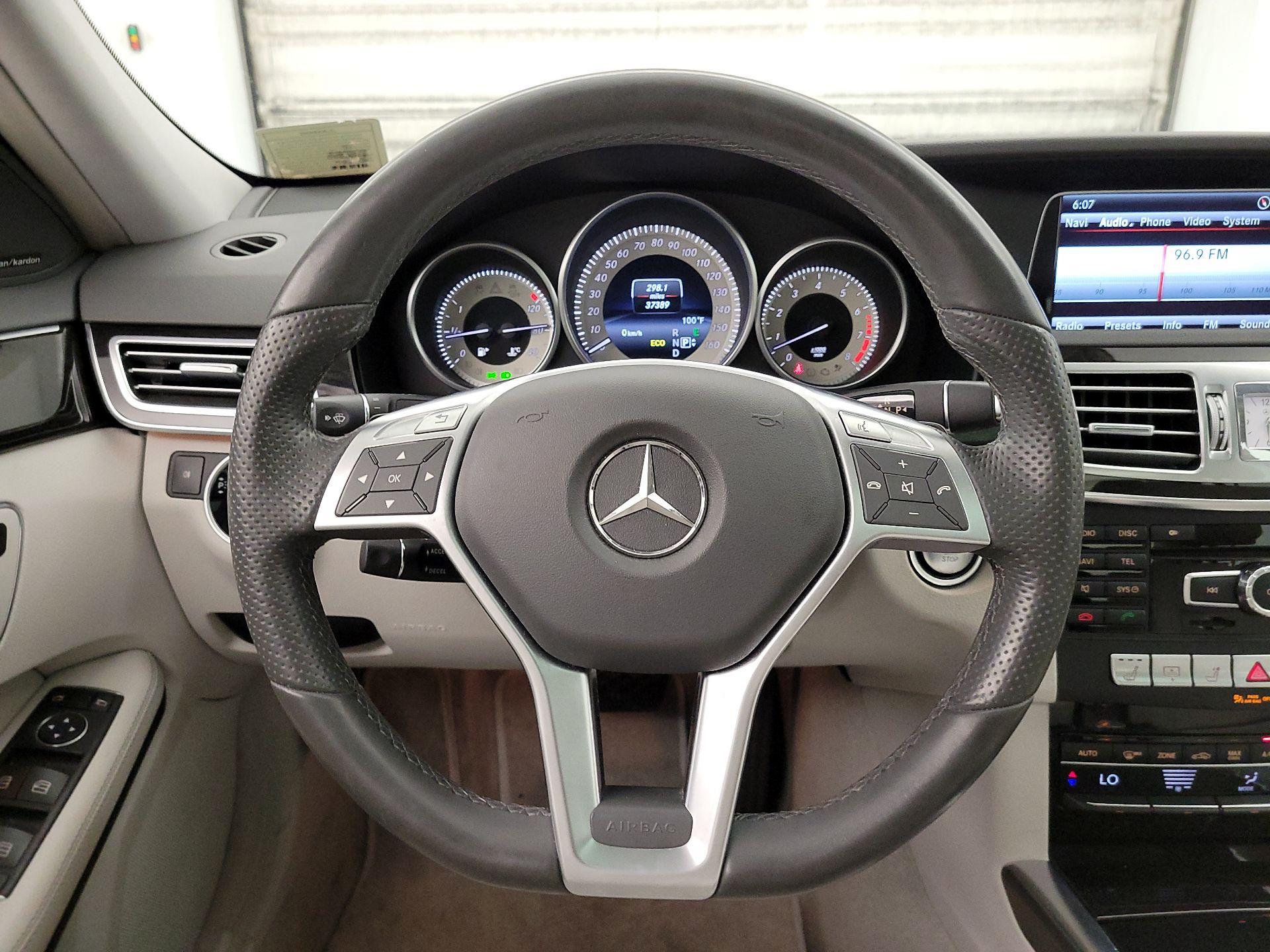Thumbnail: 2014 Mercedes-Benz E-Class - 10