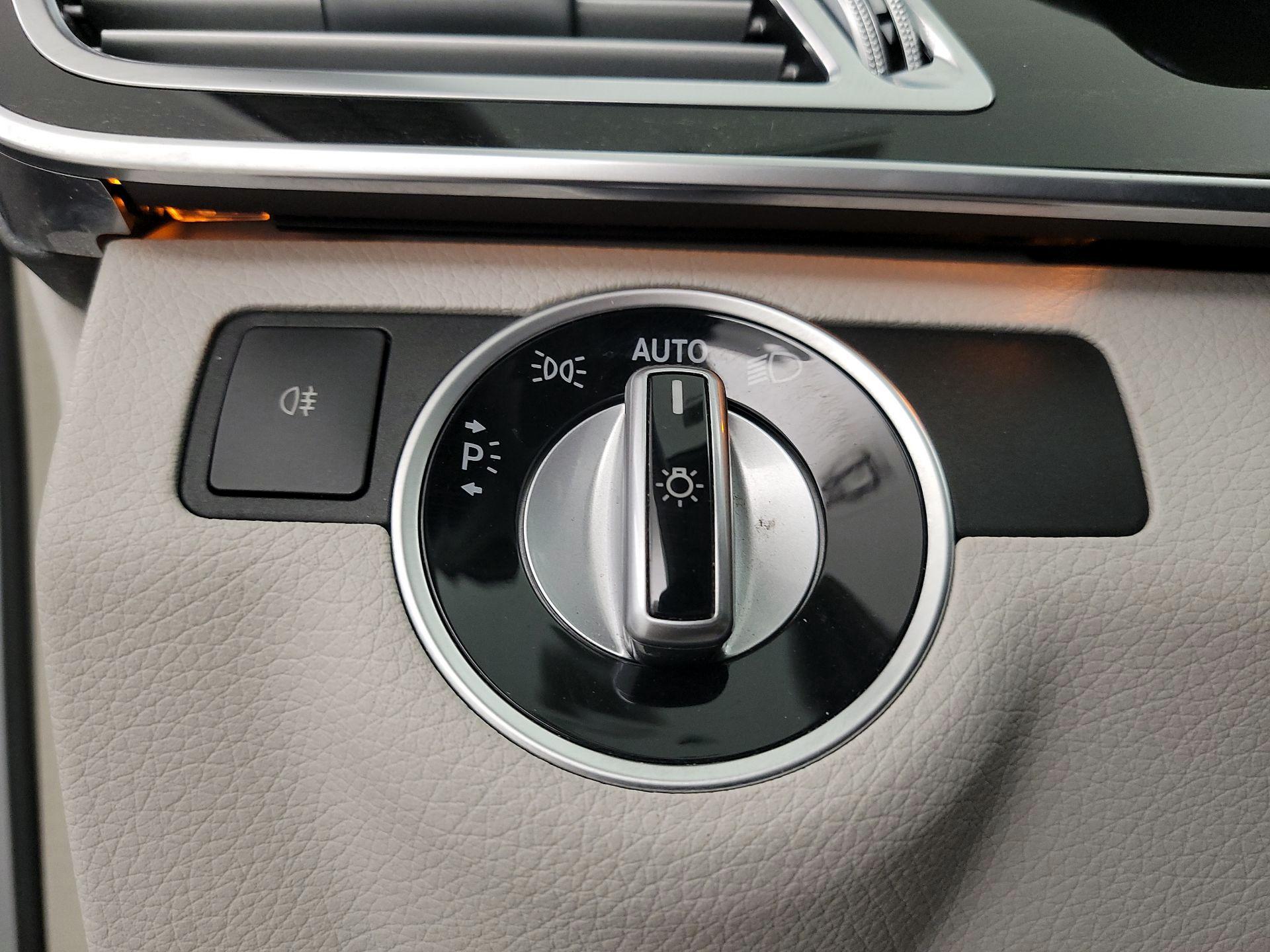 Thumbnail: 2014 Mercedes-Benz E-Class - 13