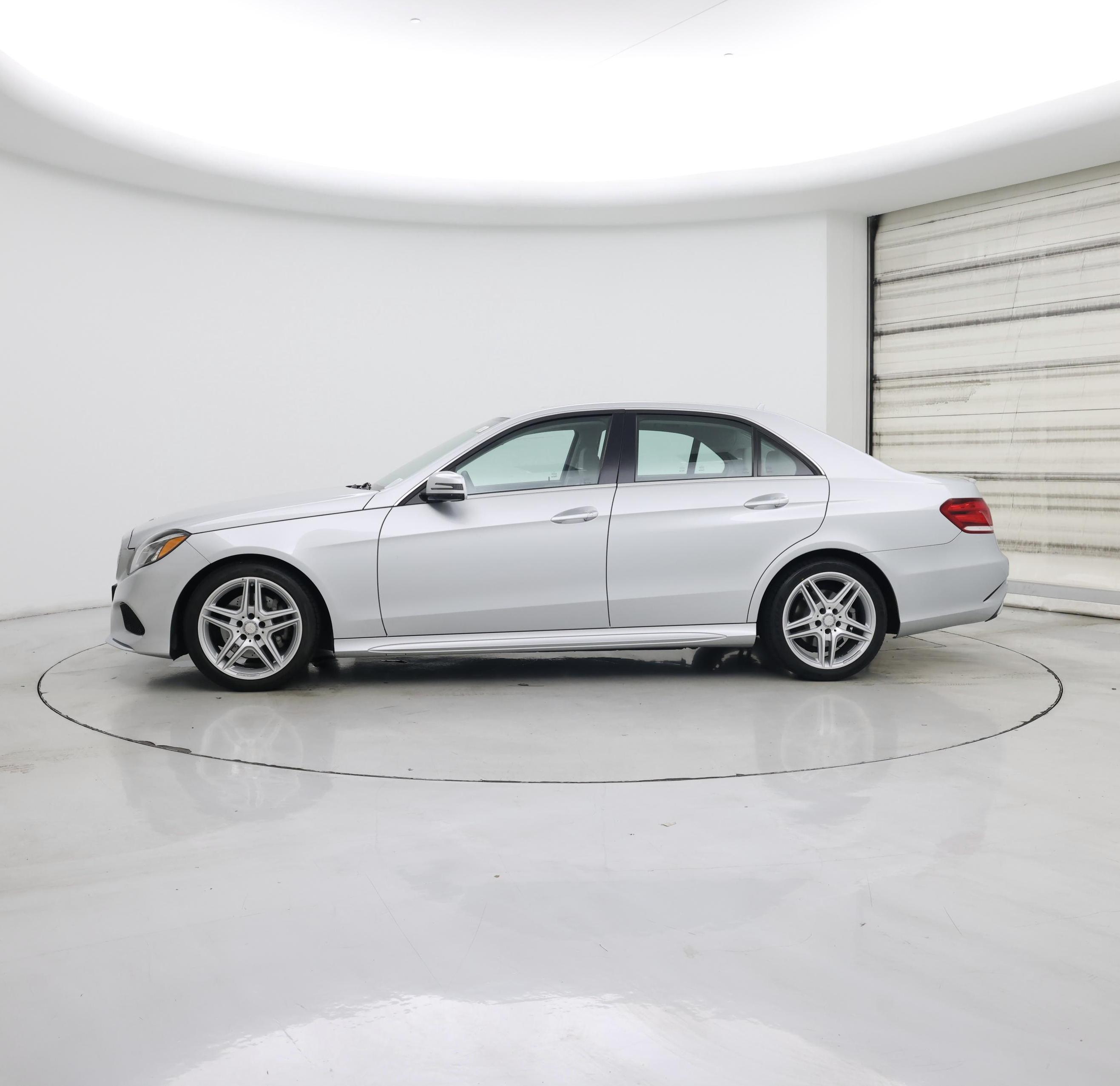 Thumbnail: 2014 Mercedes-Benz E-Class - 3