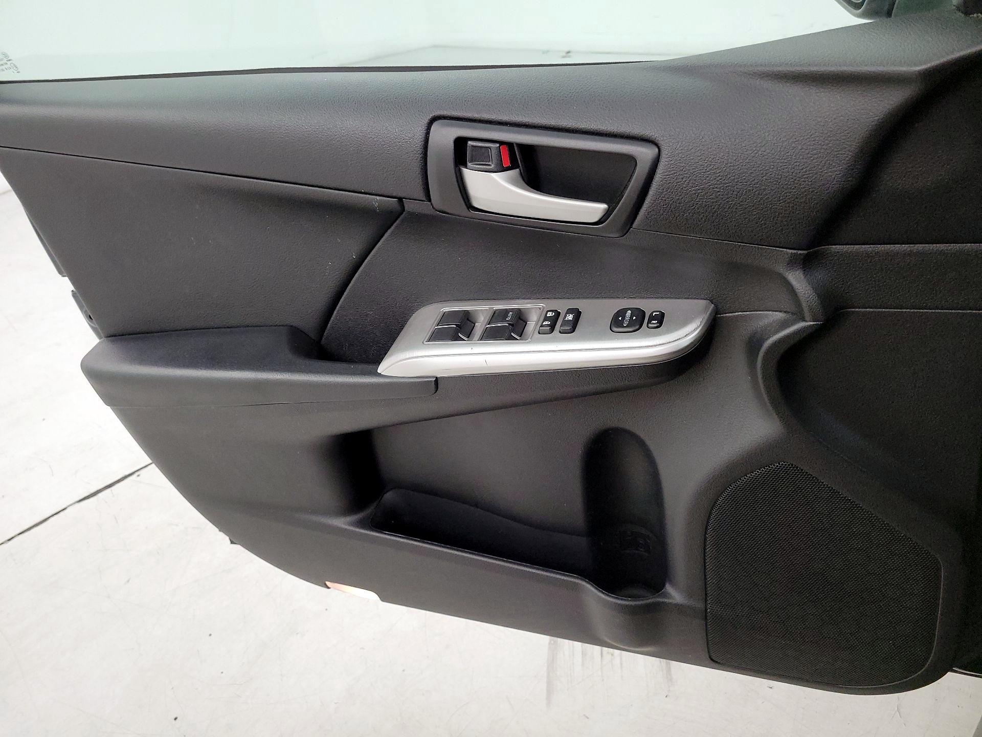 Thumbnail: 2014 Toyota Camry - 12