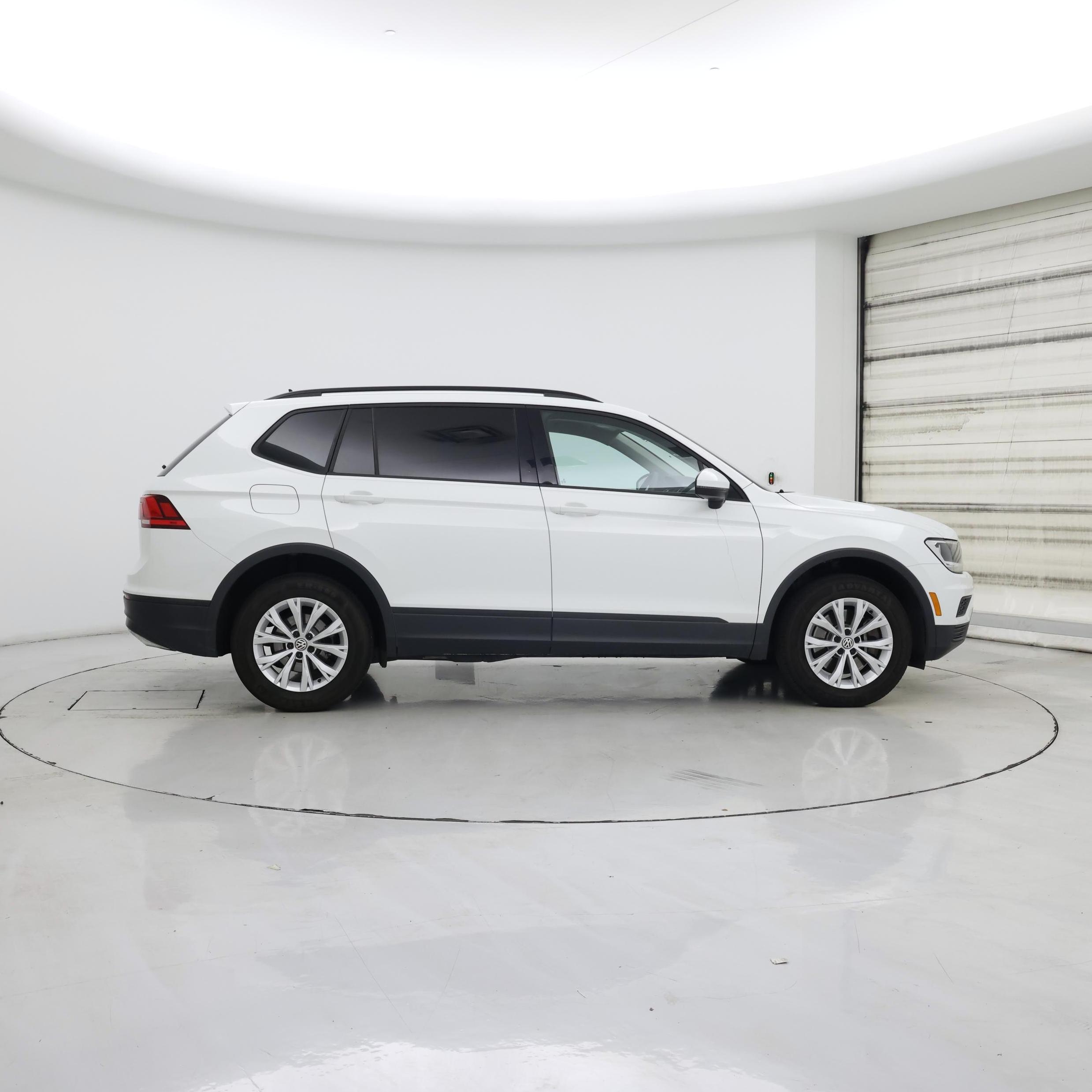 Thumbnail: 2020 Volkswagen Tiguan - 7
