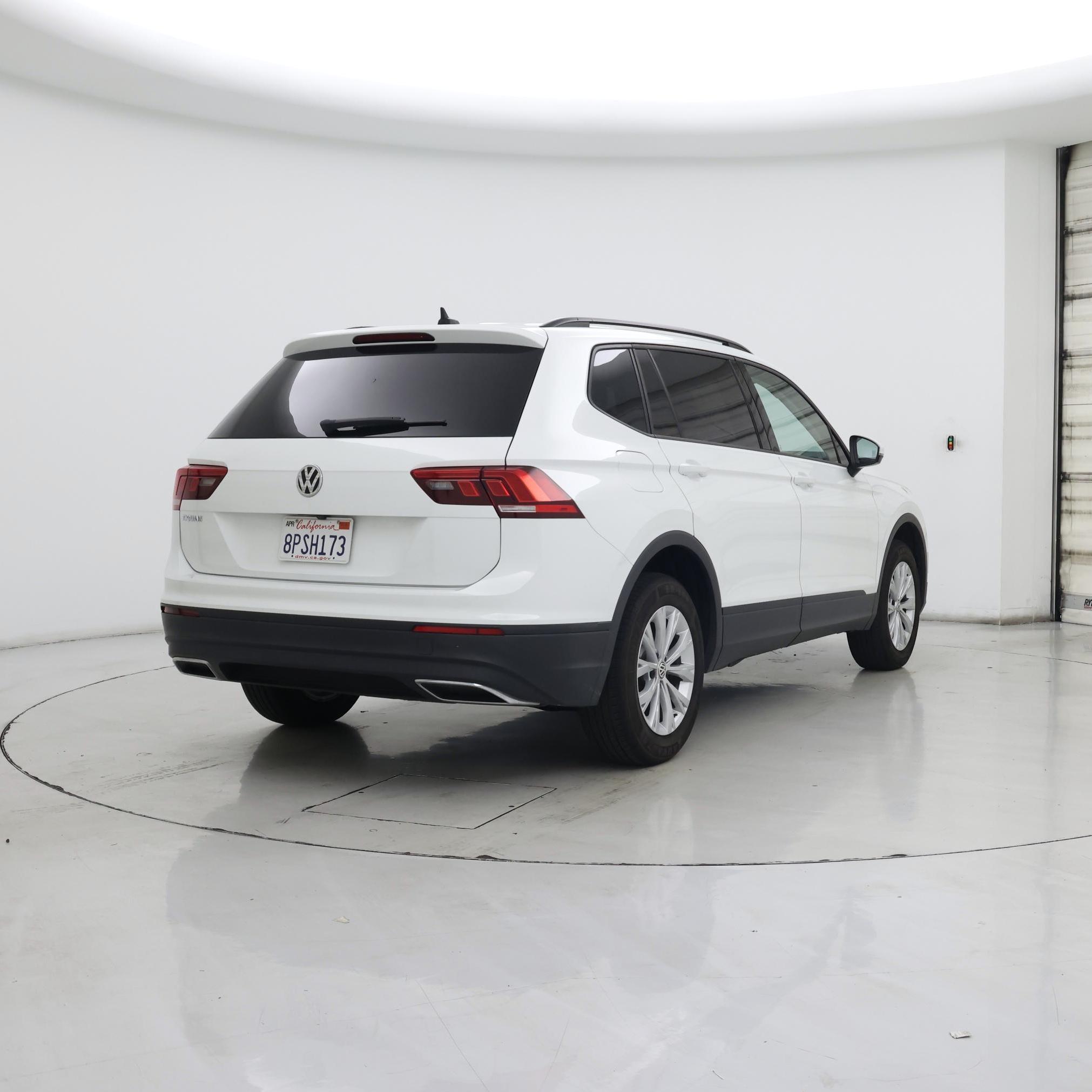 Thumbnail: 2020 Volkswagen Tiguan - 8