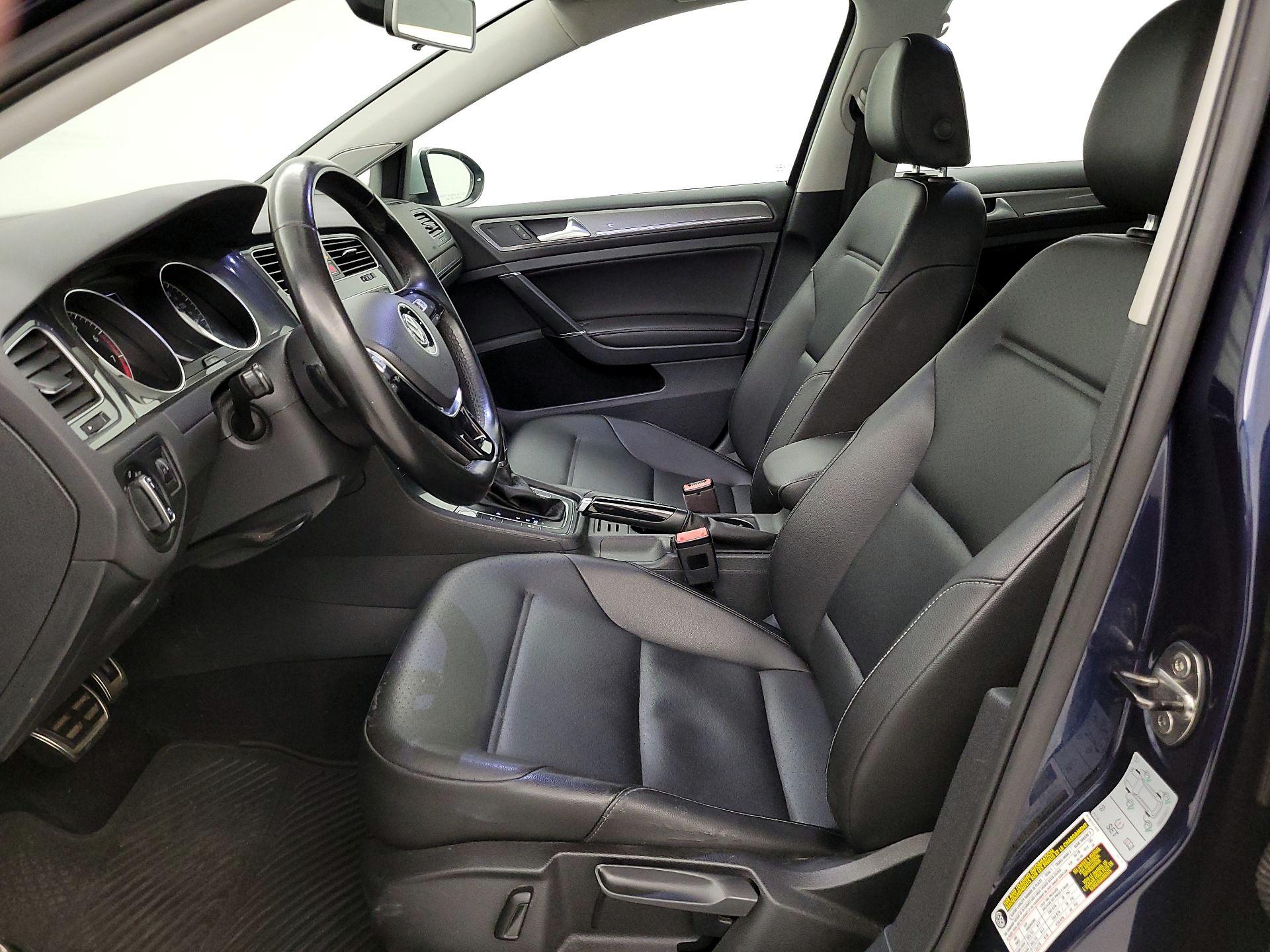 Thumbnail: 2017 Volkswagen Golf - 11