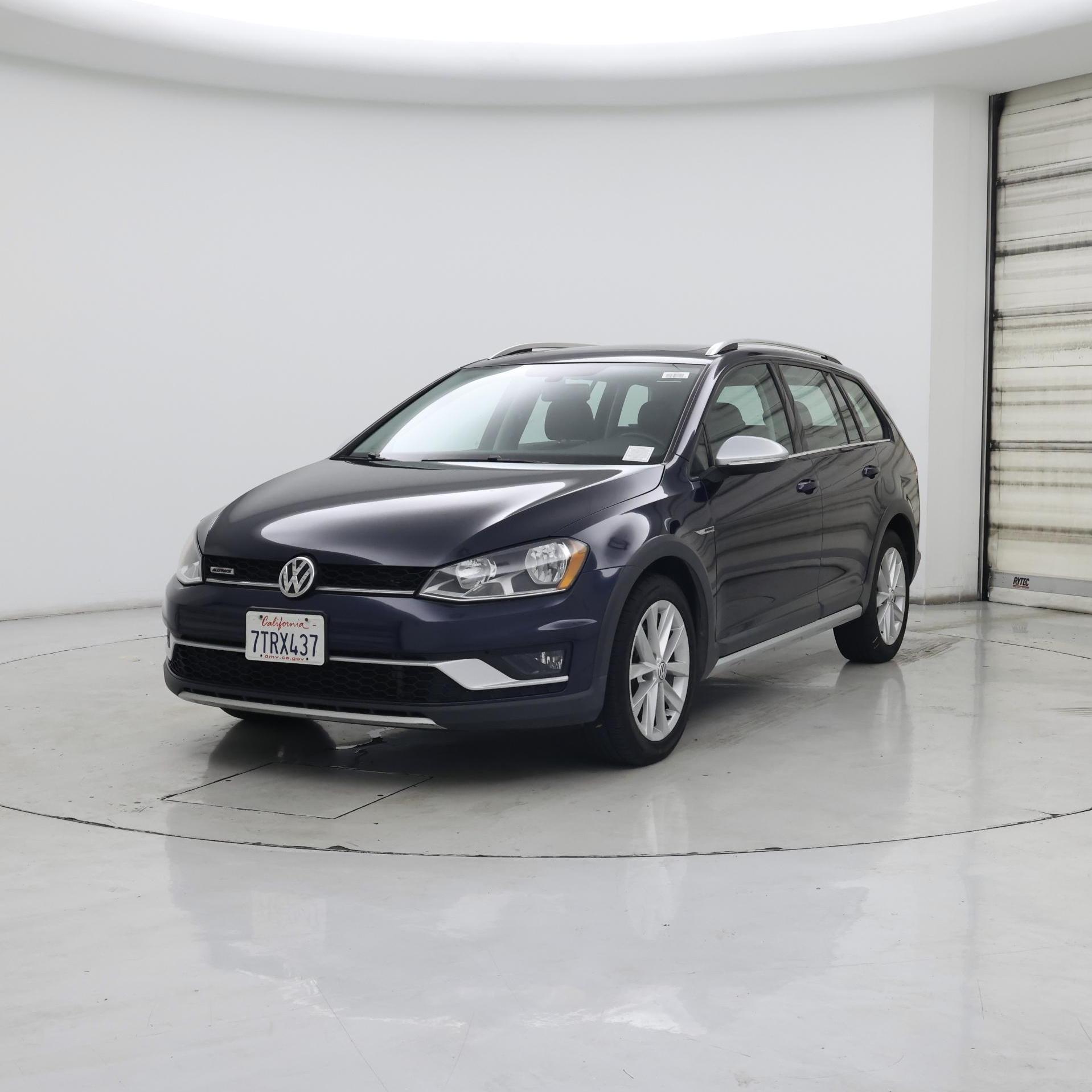 Thumbnail: 2017 Volkswagen Golf - 4